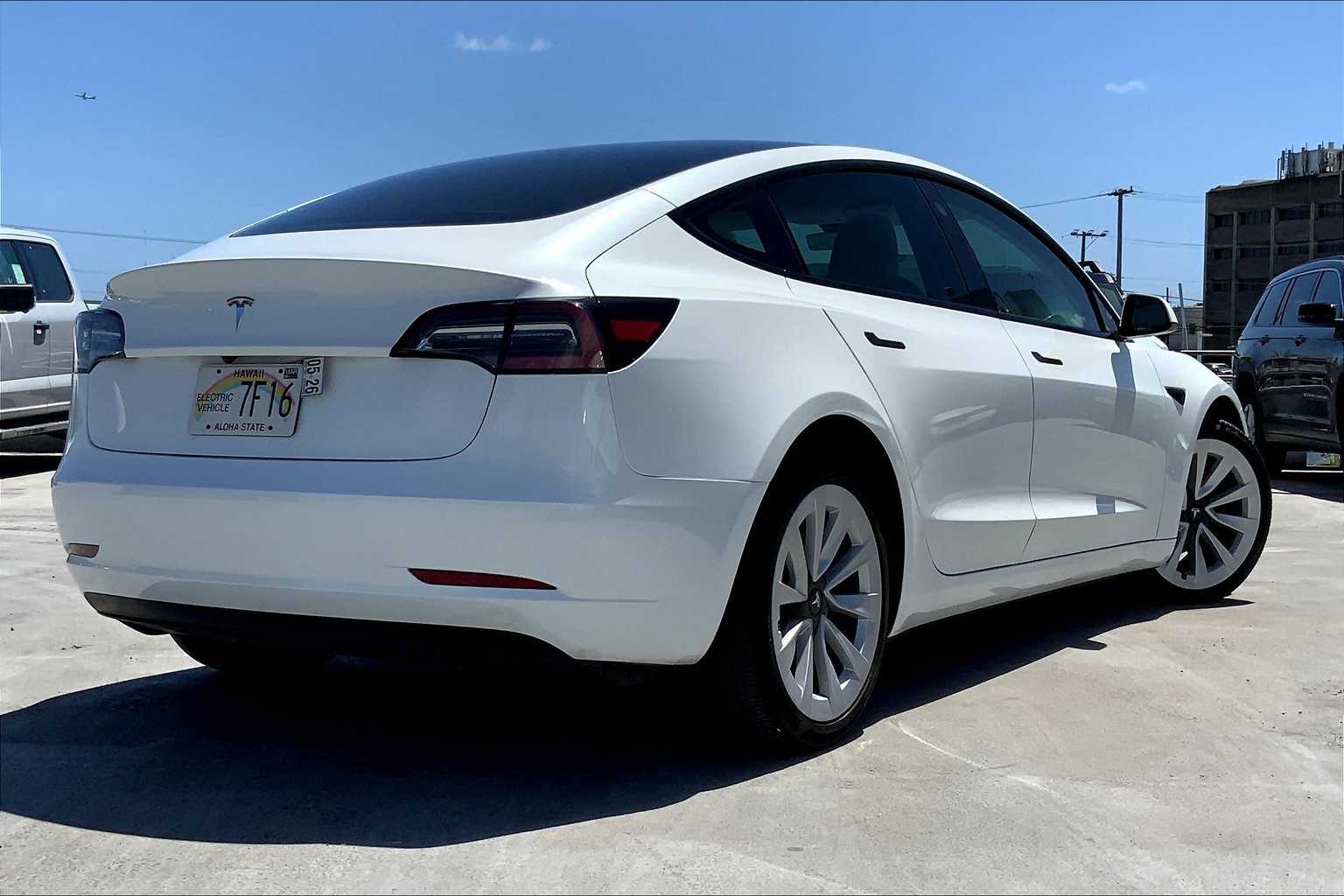 Thumbnail: 2023 Tesla Model 3 - 22