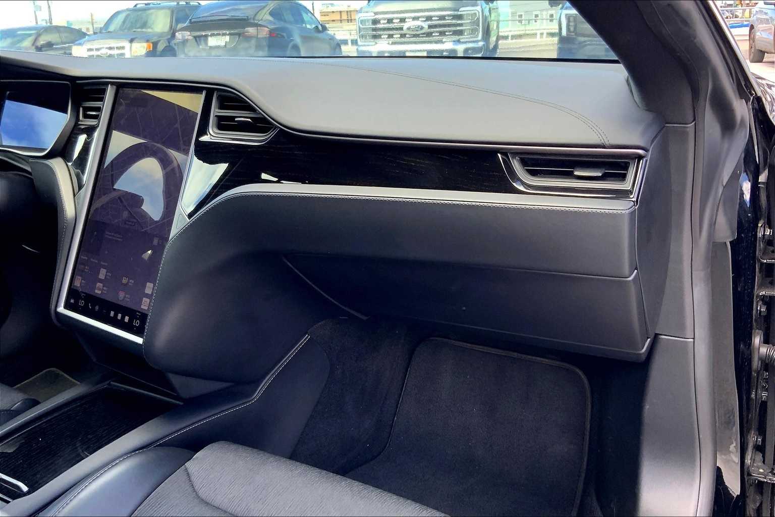 Thumbnail: 2018 Tesla Model S - 23