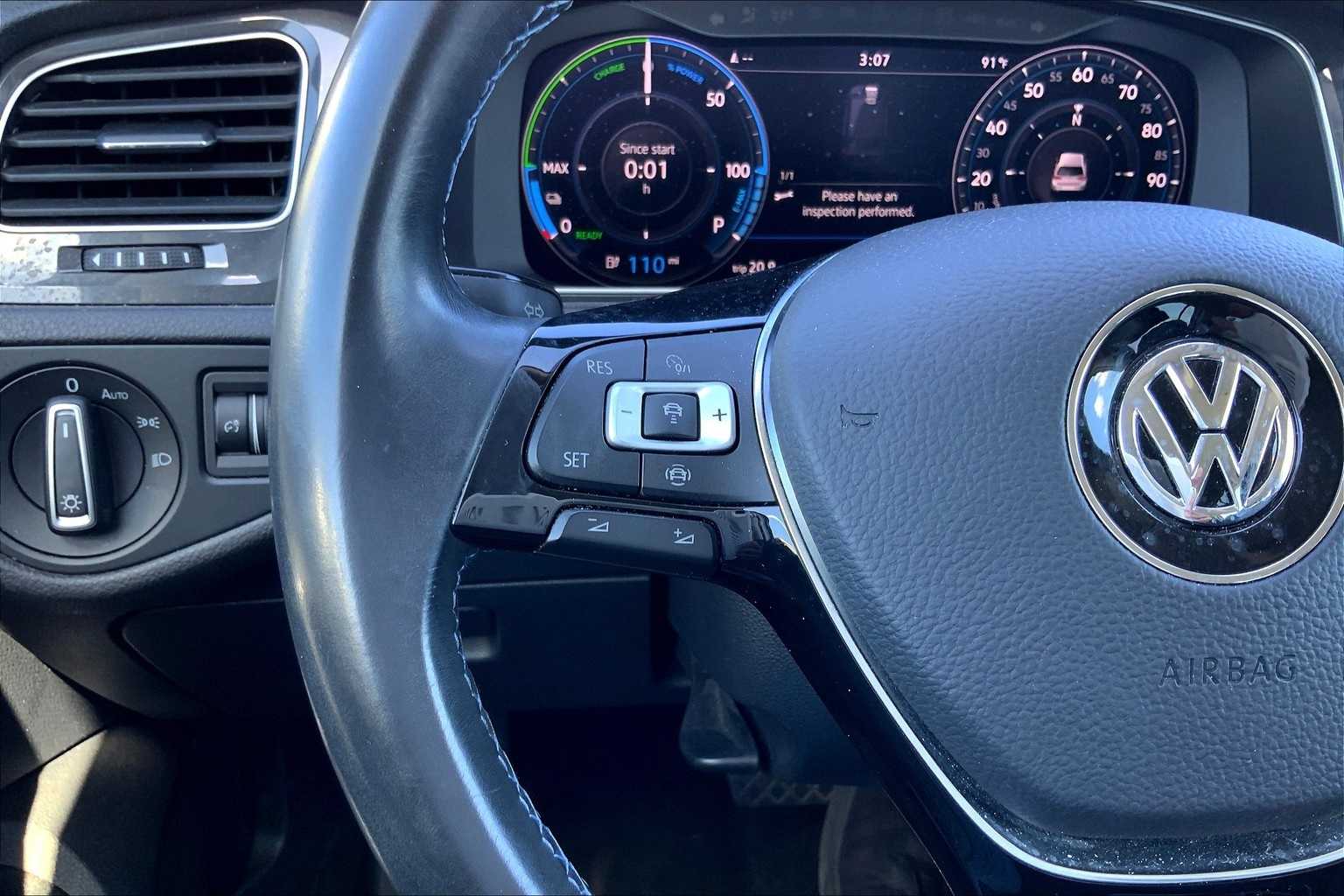 Thumbnail: 2019 Volkswagen e-Golf - 24