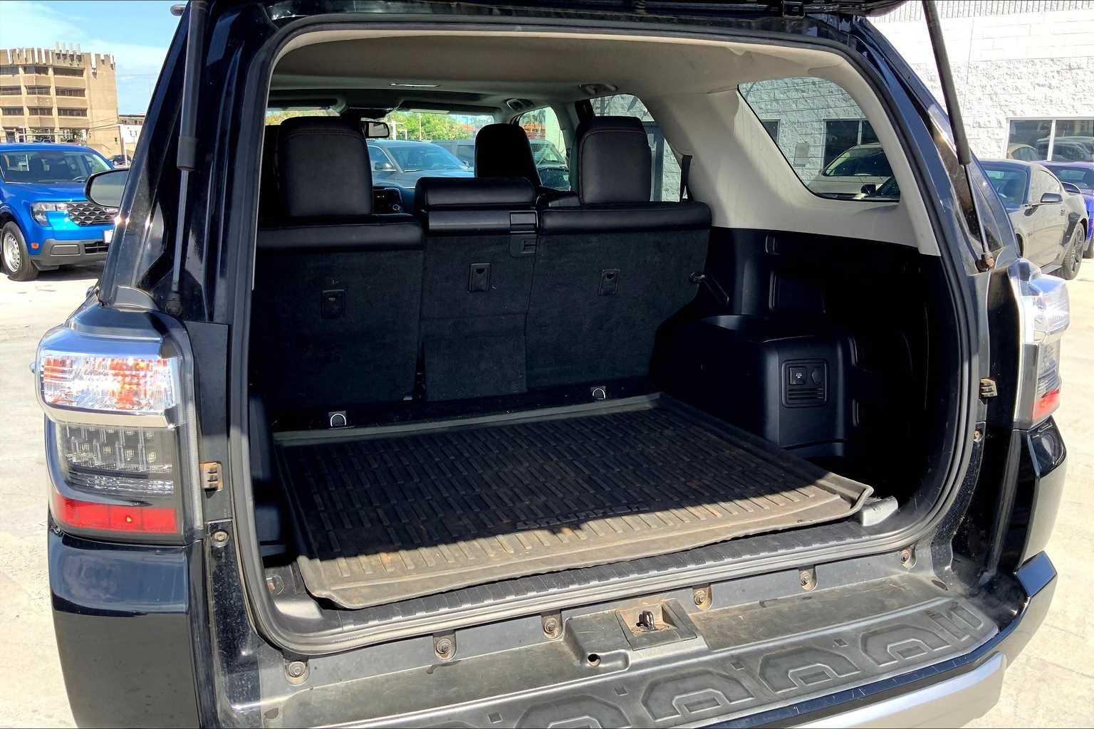 Thumbnail: 2018 Toyota 4Runner - 18