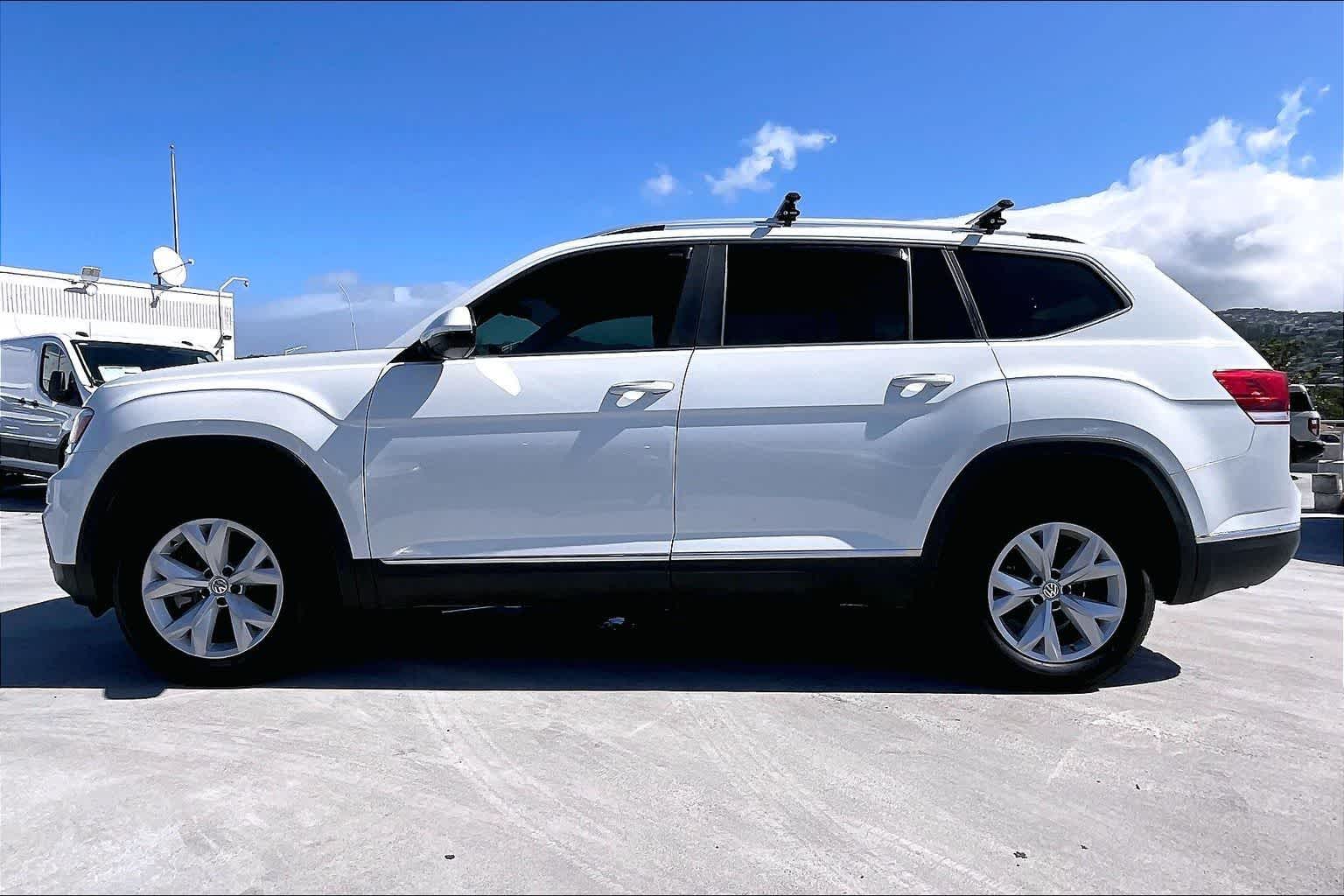 Thumbnail: 2018 Volkswagen Atlas - 3