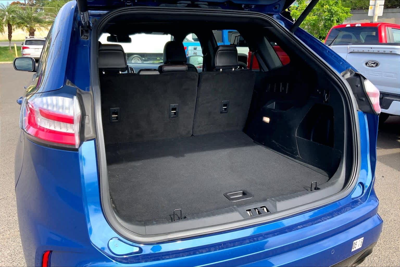 Thumbnail: 2021 Ford Edge - 18