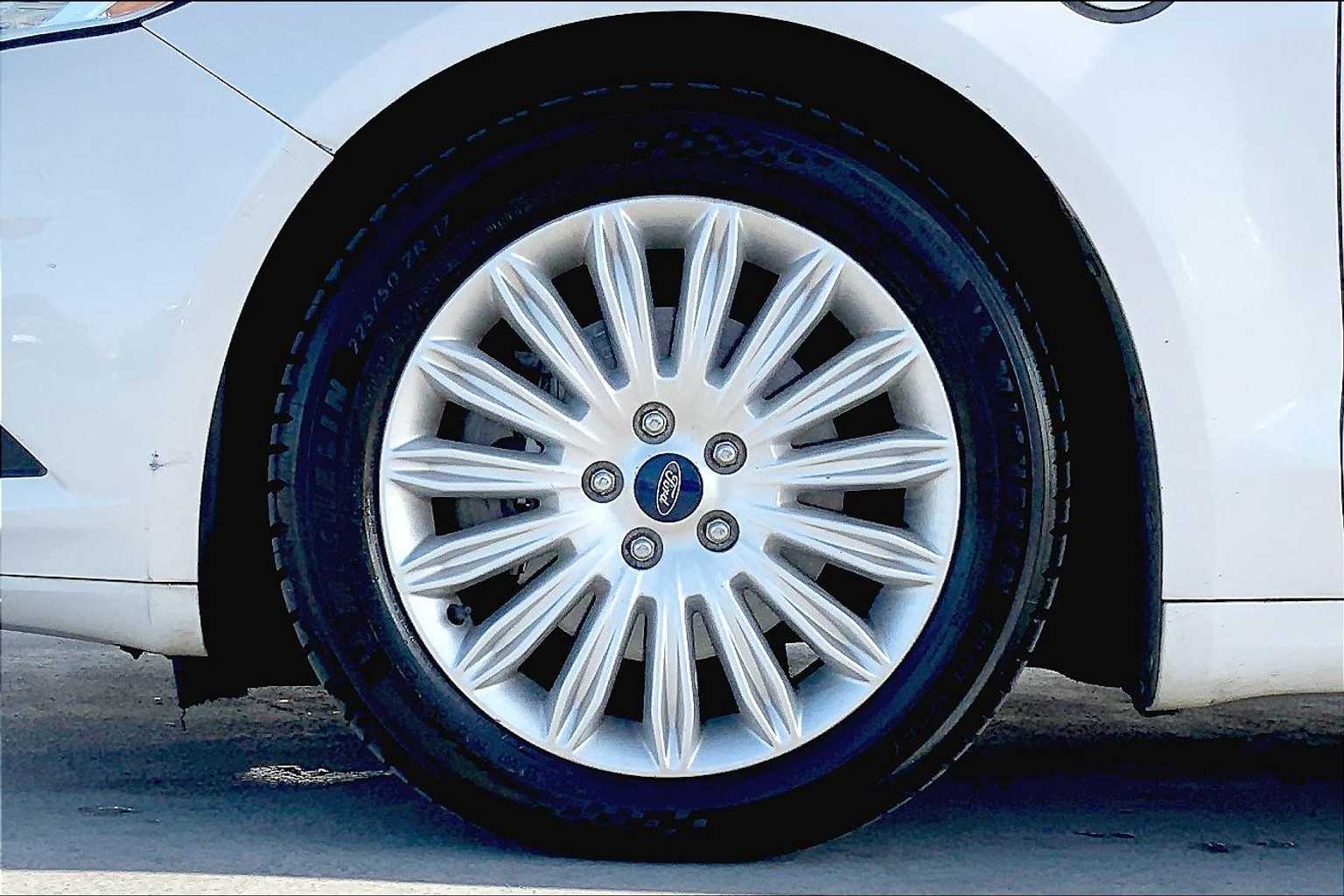 Thumbnail: 2015 Ford Fusion - 8