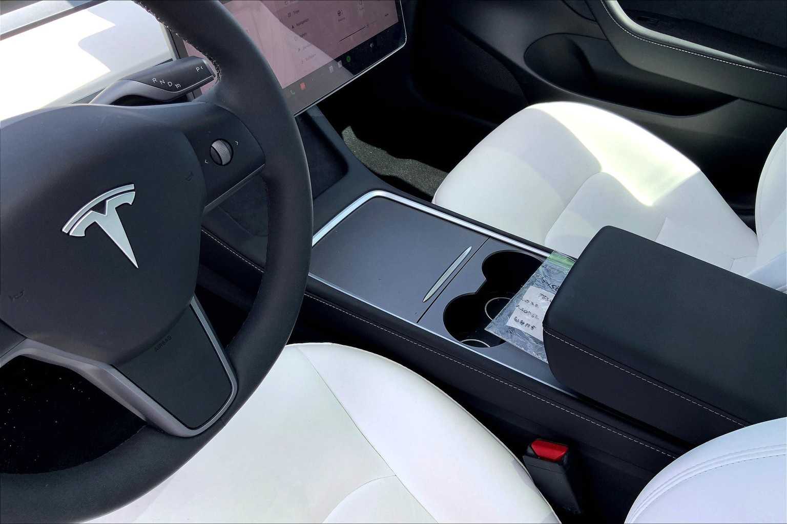 Thumbnail: 2022 Tesla Model 3 - 16
