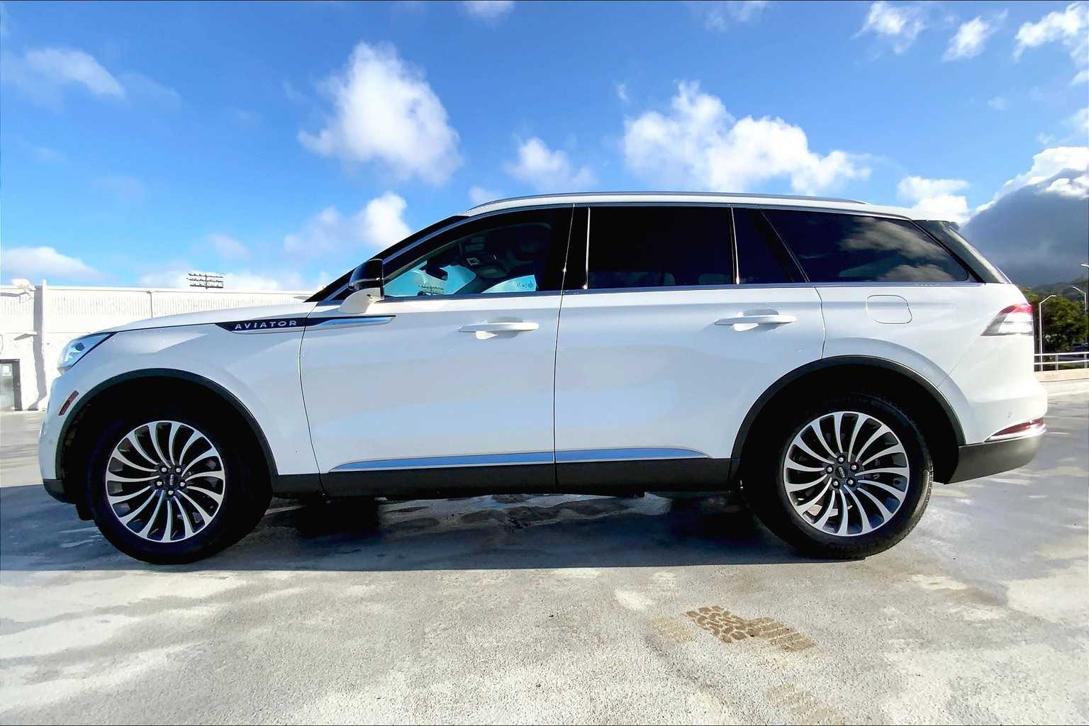 2022 Lincoln Aviator Reserve photo 3