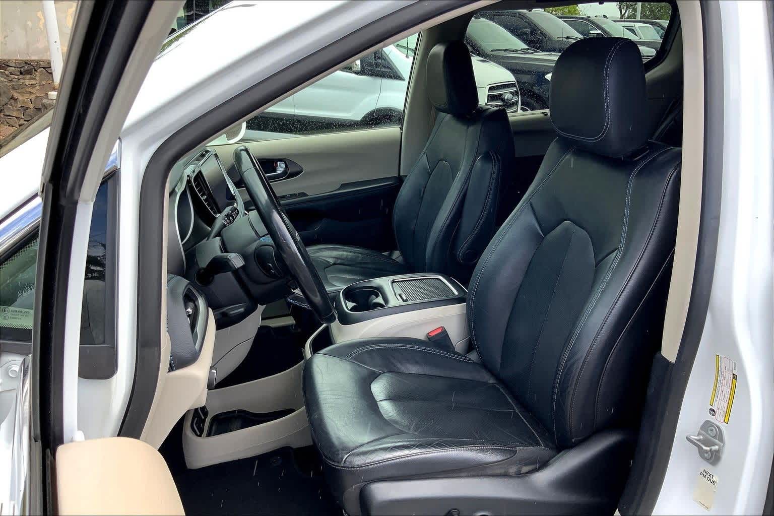 Thumbnail: 2021 Chrysler Pacifica - 11