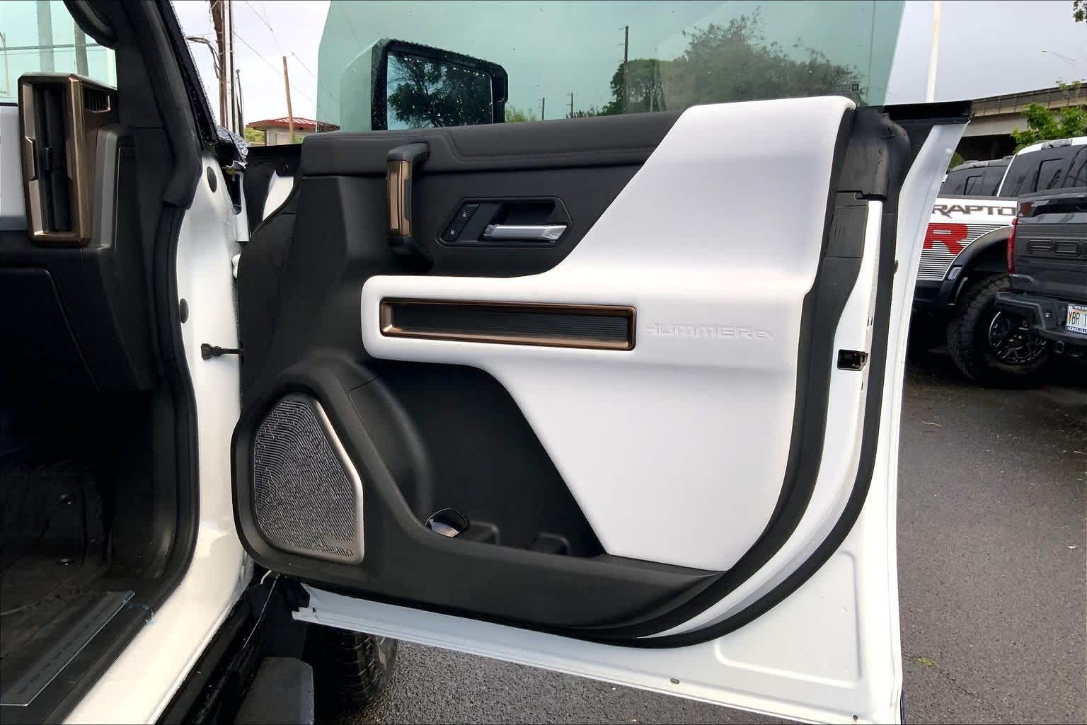 Thumbnail: 2025 GMC Hummer EV - 28