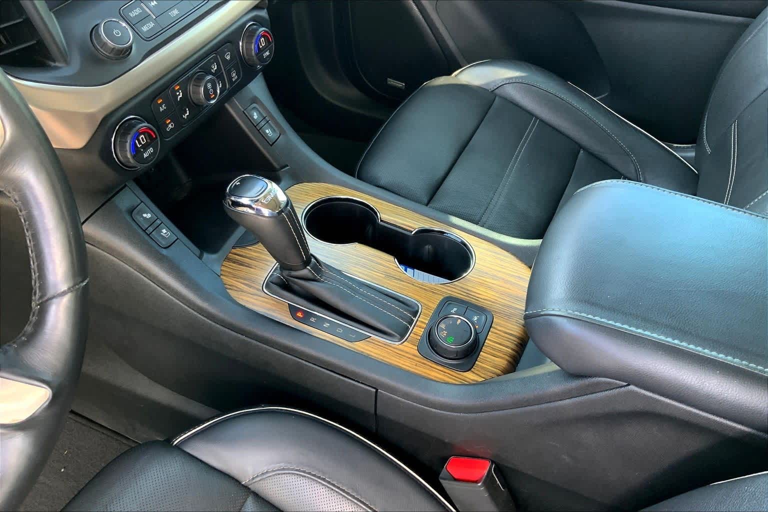 Thumbnail: 2017 GMC Acadia - 16