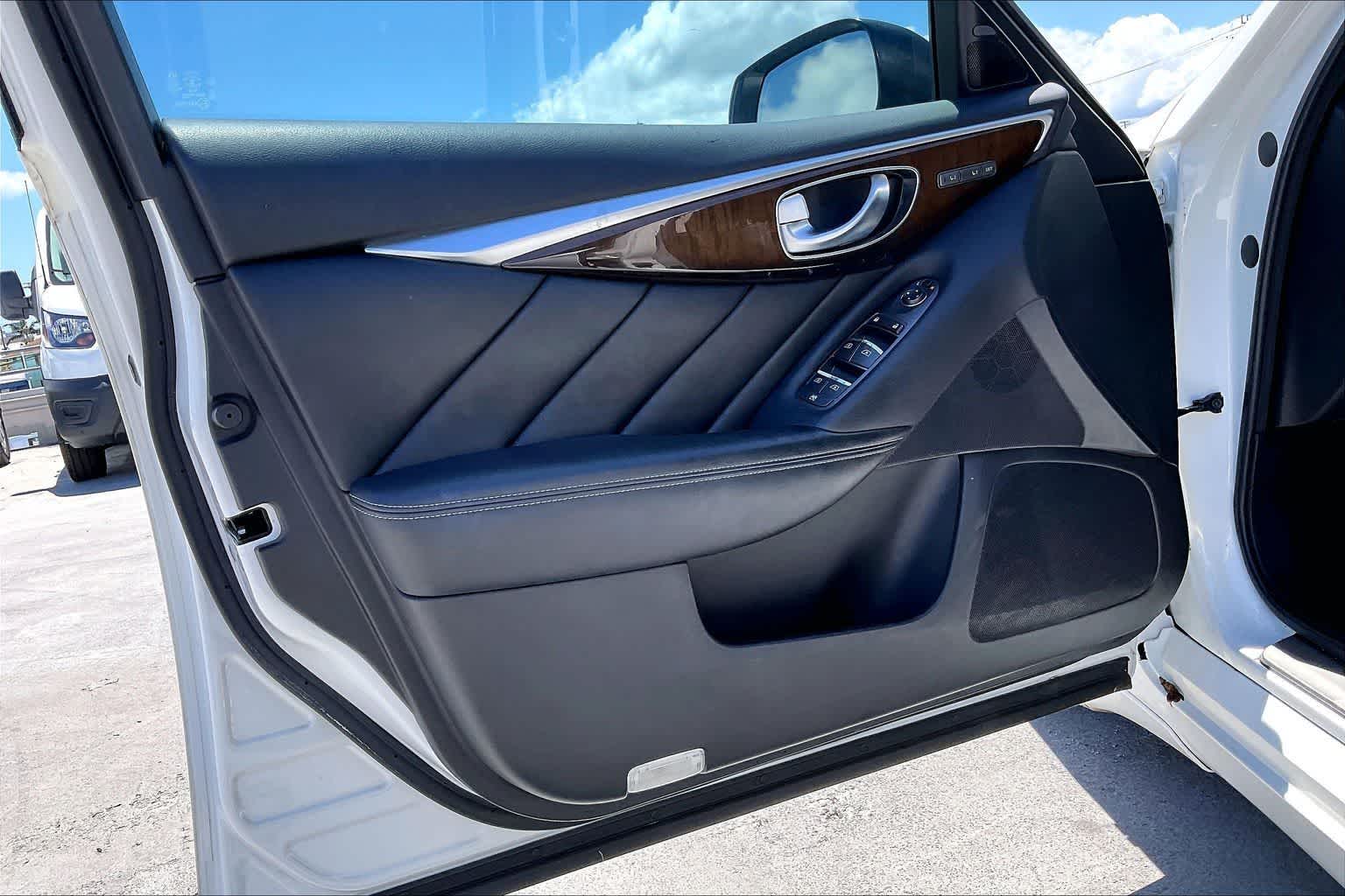 Thumbnail: 2014 INFINITI Q50 - 27
