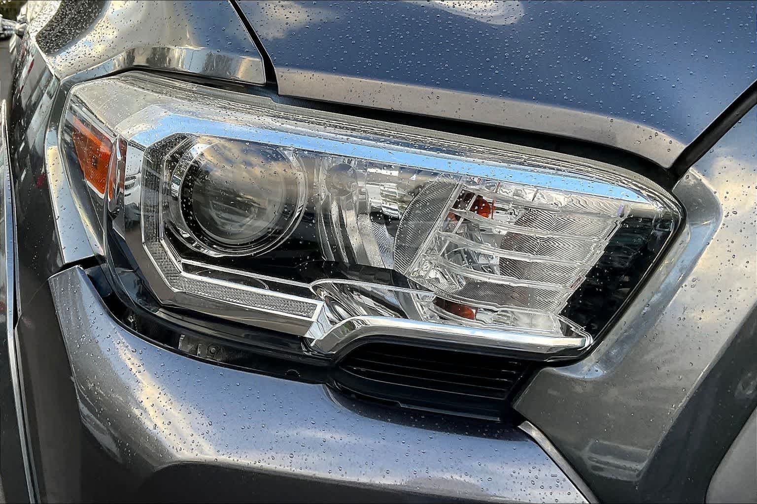 Thumbnail: 2021 Toyota Tacoma - 31