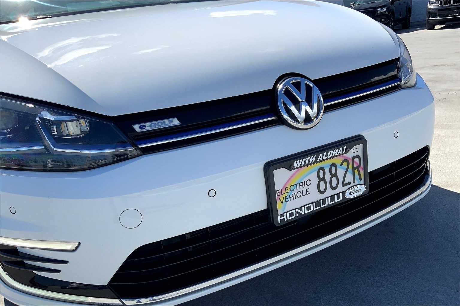 Thumbnail: 2019 Volkswagen e-Golf - 33