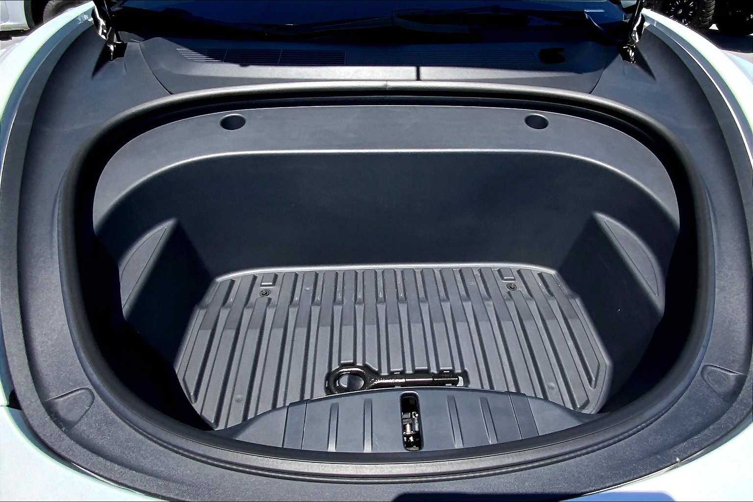 Thumbnail: 2023 Tesla Model 3 - 9