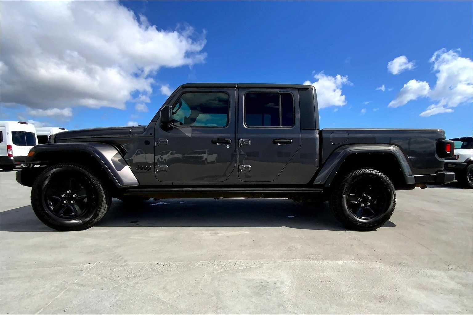 Thumbnail: 2021 Jeep Gladiator - 3