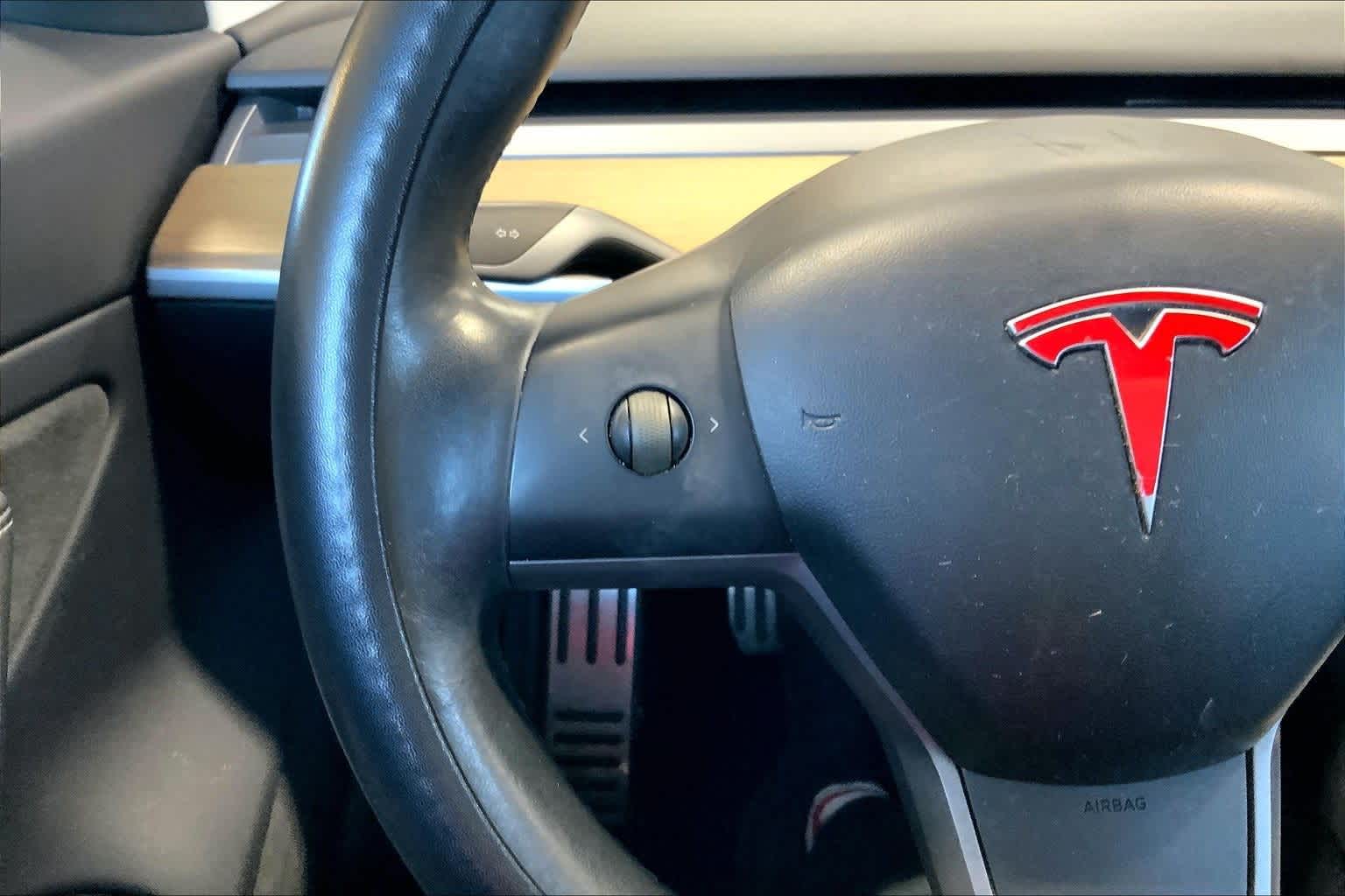 Thumbnail: 2019 Tesla Model 3 - 24