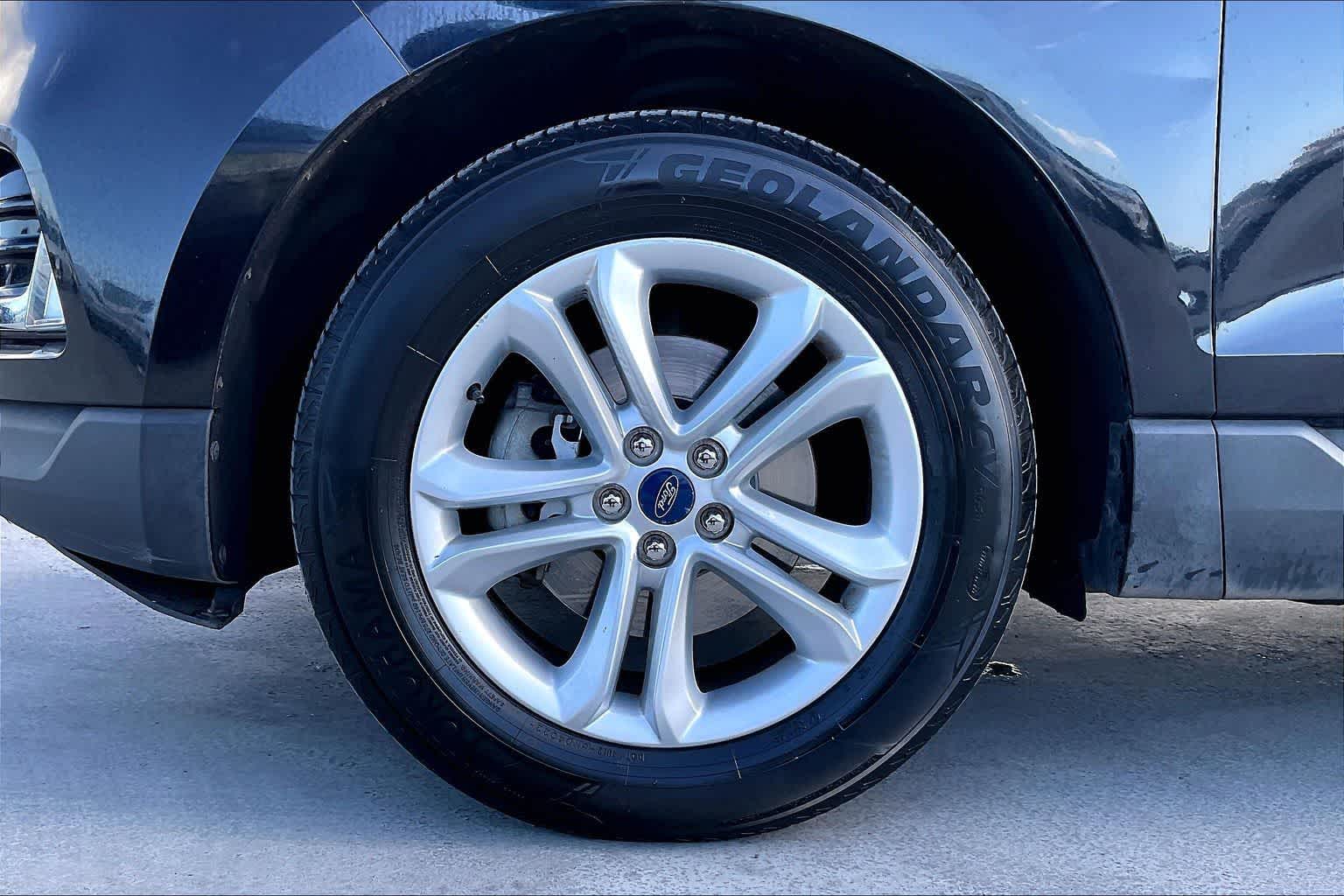 Thumbnail: 2020 Ford Edge - 8