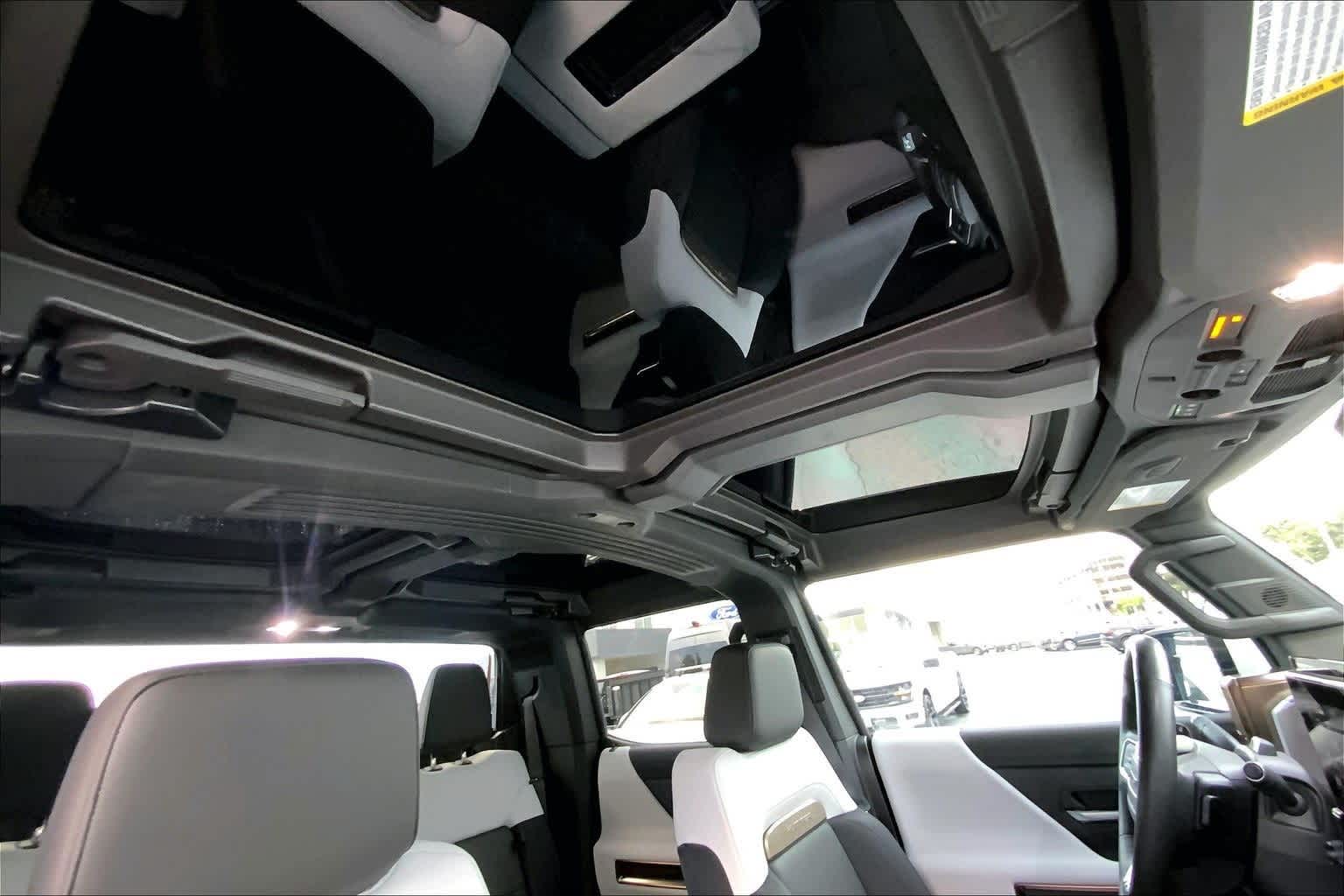 Thumbnail: 2025 GMC Hummer EV - 30