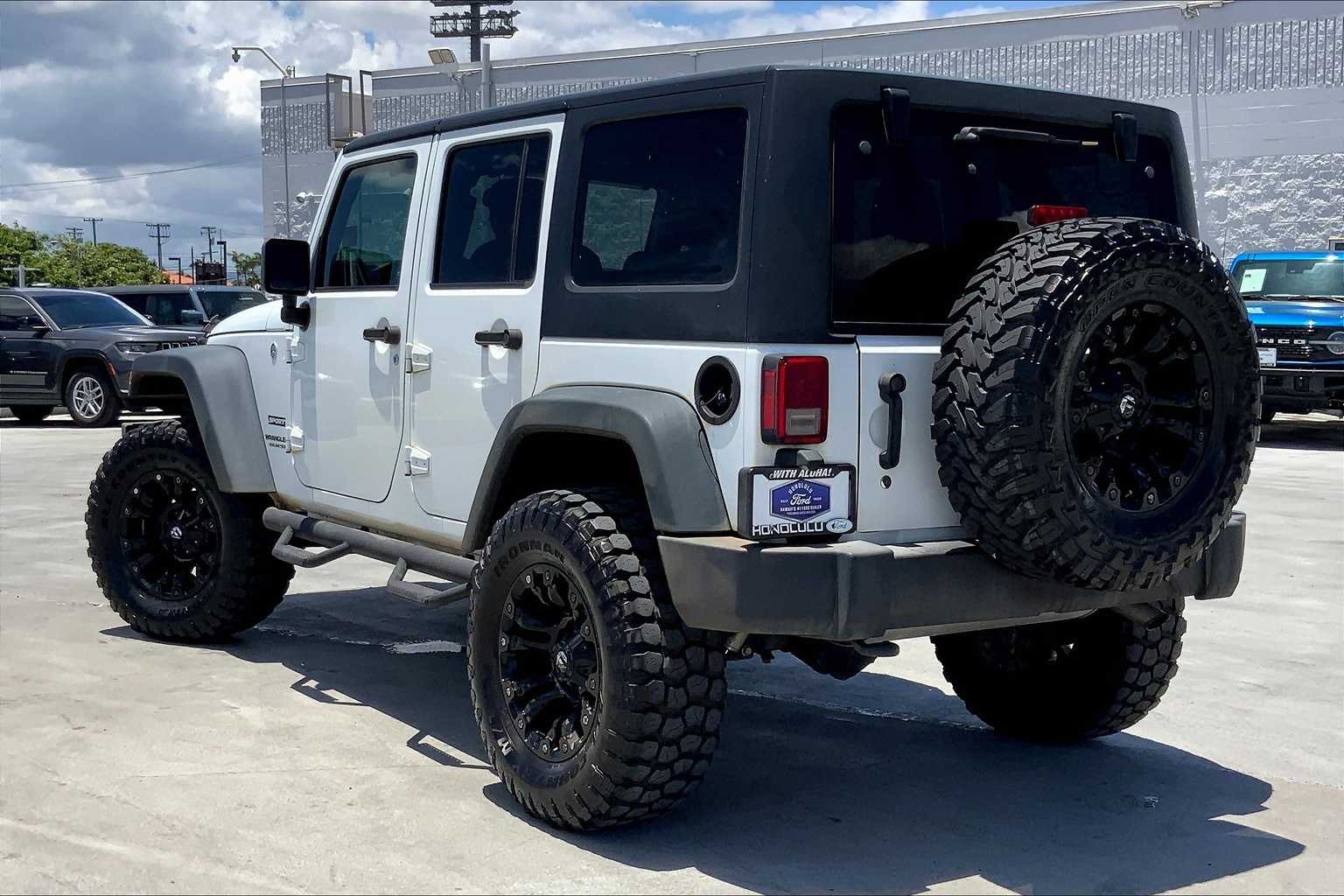 Thumbnail: 2016 Jeep Wrangler - 4