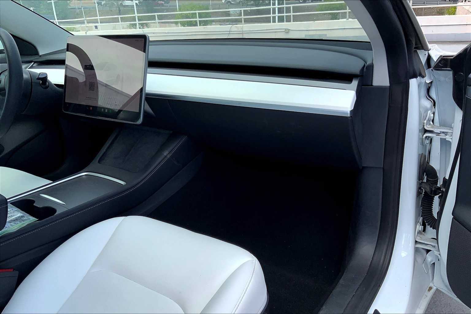 Thumbnail: 2022 Tesla Model 3 - 23