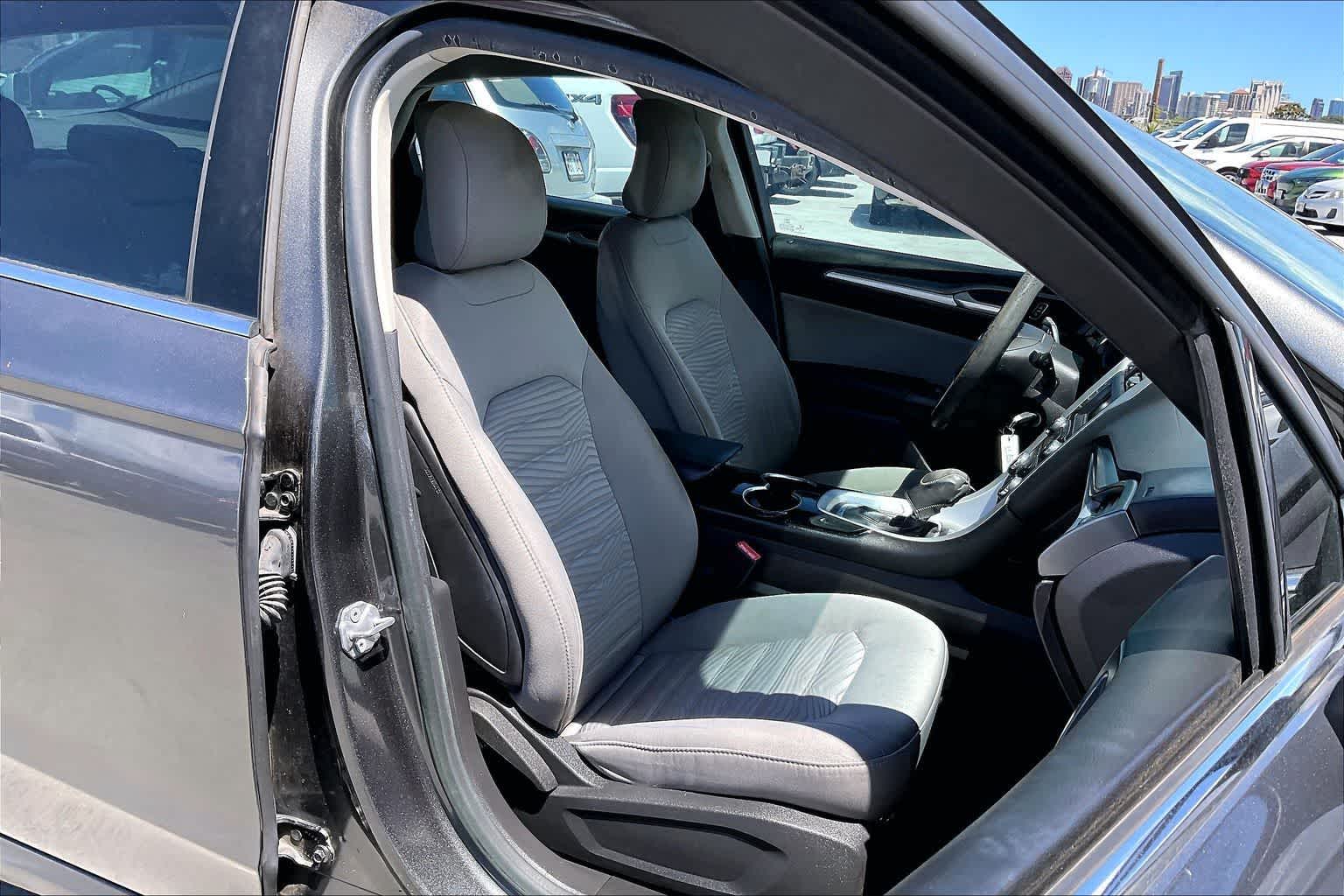 Thumbnail: 2016 Ford Fusion - 12