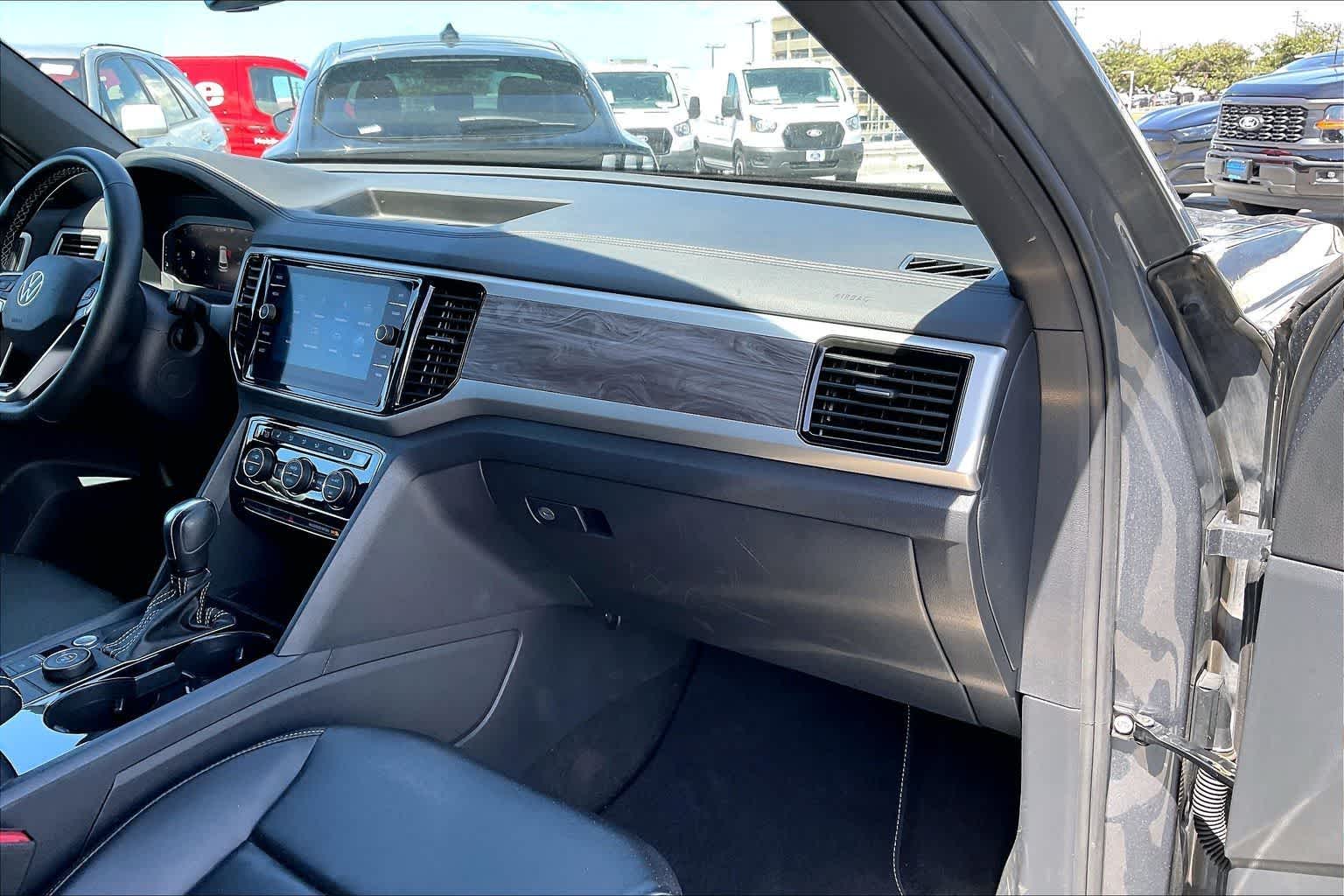 Thumbnail: 2022 Volkswagen Atlas - 23