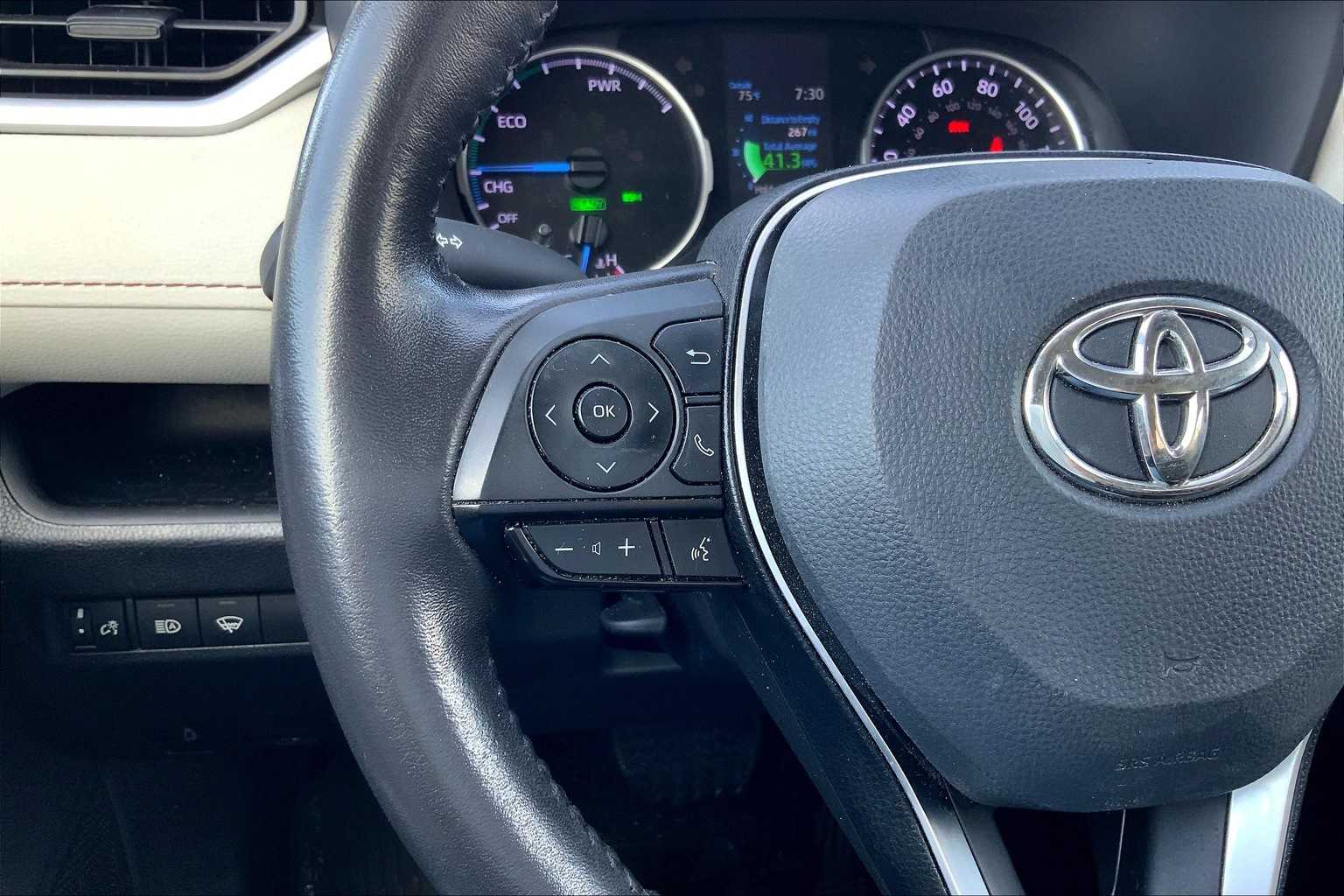 Thumbnail: 2022 Toyota RAV4 - 24