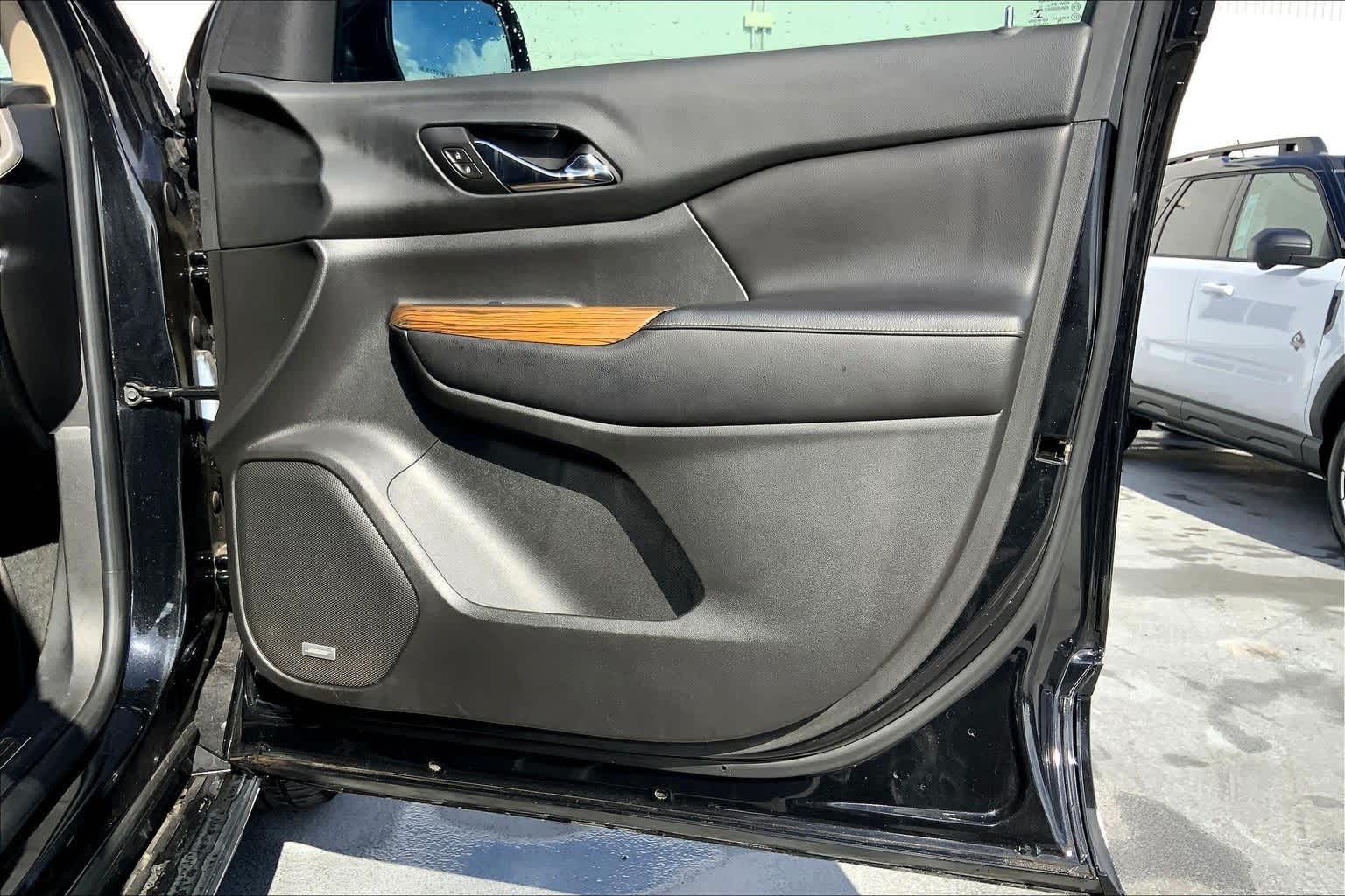 Thumbnail: 2017 GMC Acadia - 28