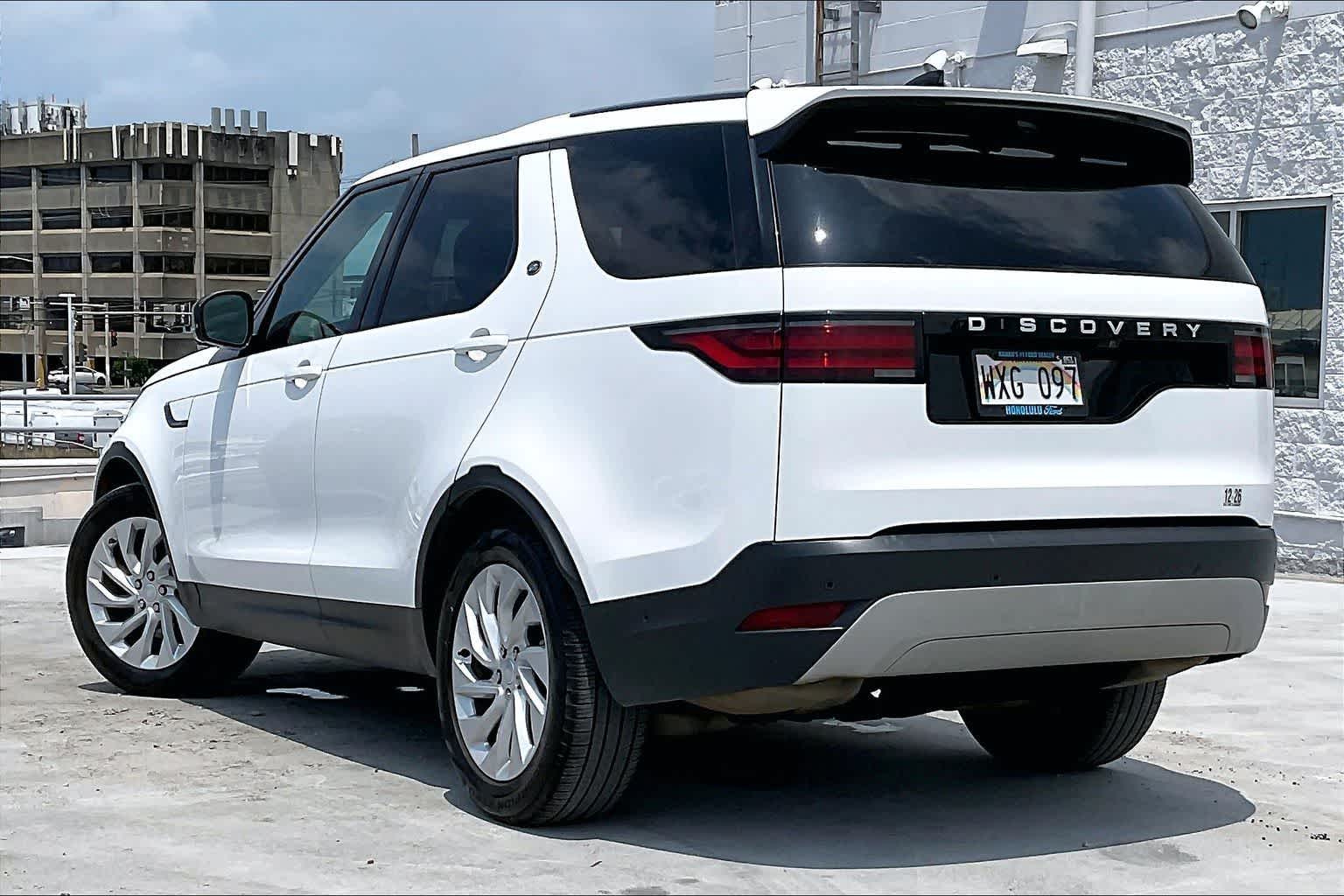 Thumbnail: 2024 Land Rover Discovery - 4