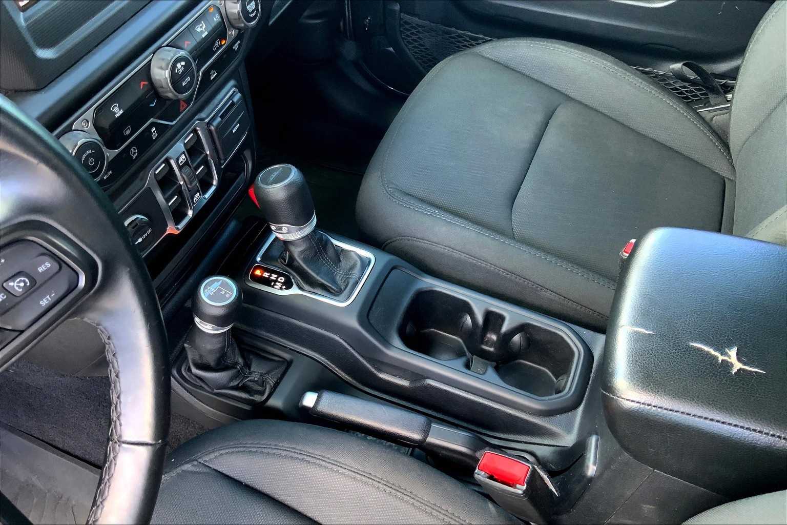 Thumbnail: 2021 Jeep Gladiator - 16