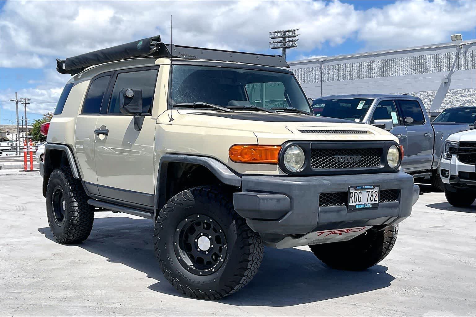 Thumbnail: 2010 Toyota FJ Cruiser - 21