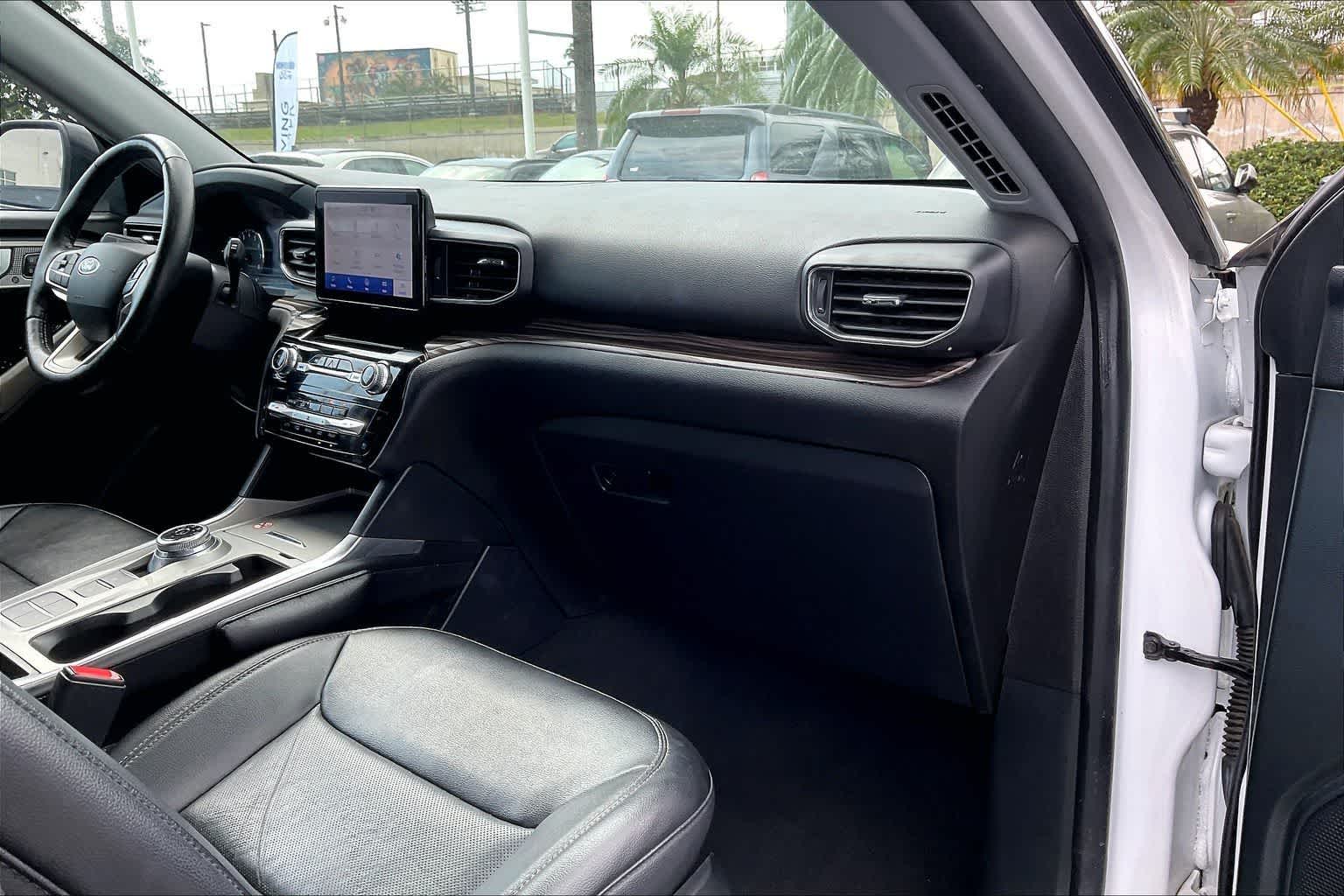 Thumbnail: 2022 Ford Explorer - 23