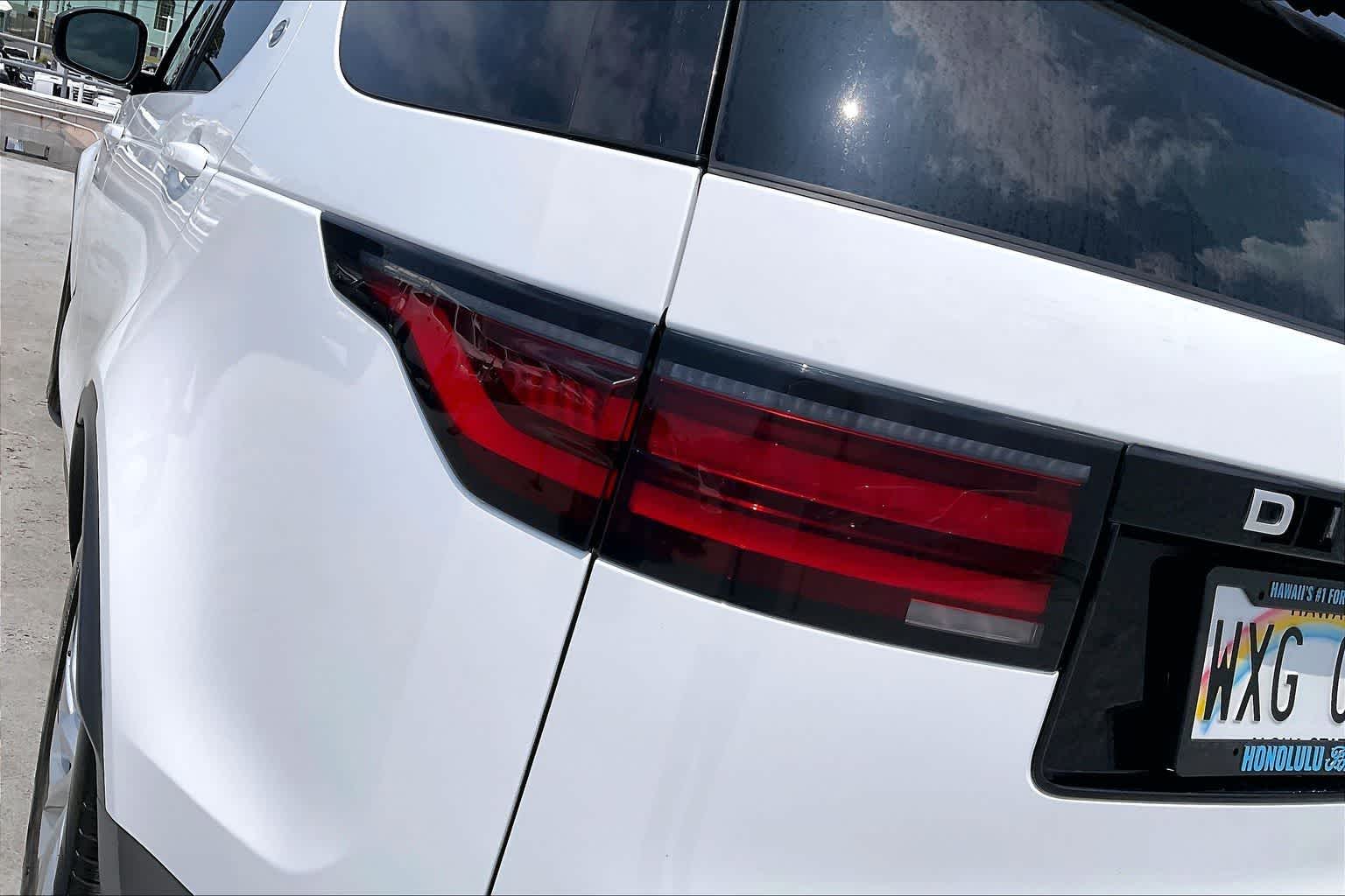 Thumbnail: 2024 Land Rover Discovery - 32