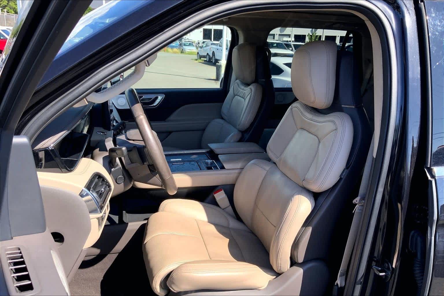 Thumbnail: 2022 Lincoln Navigator - 11