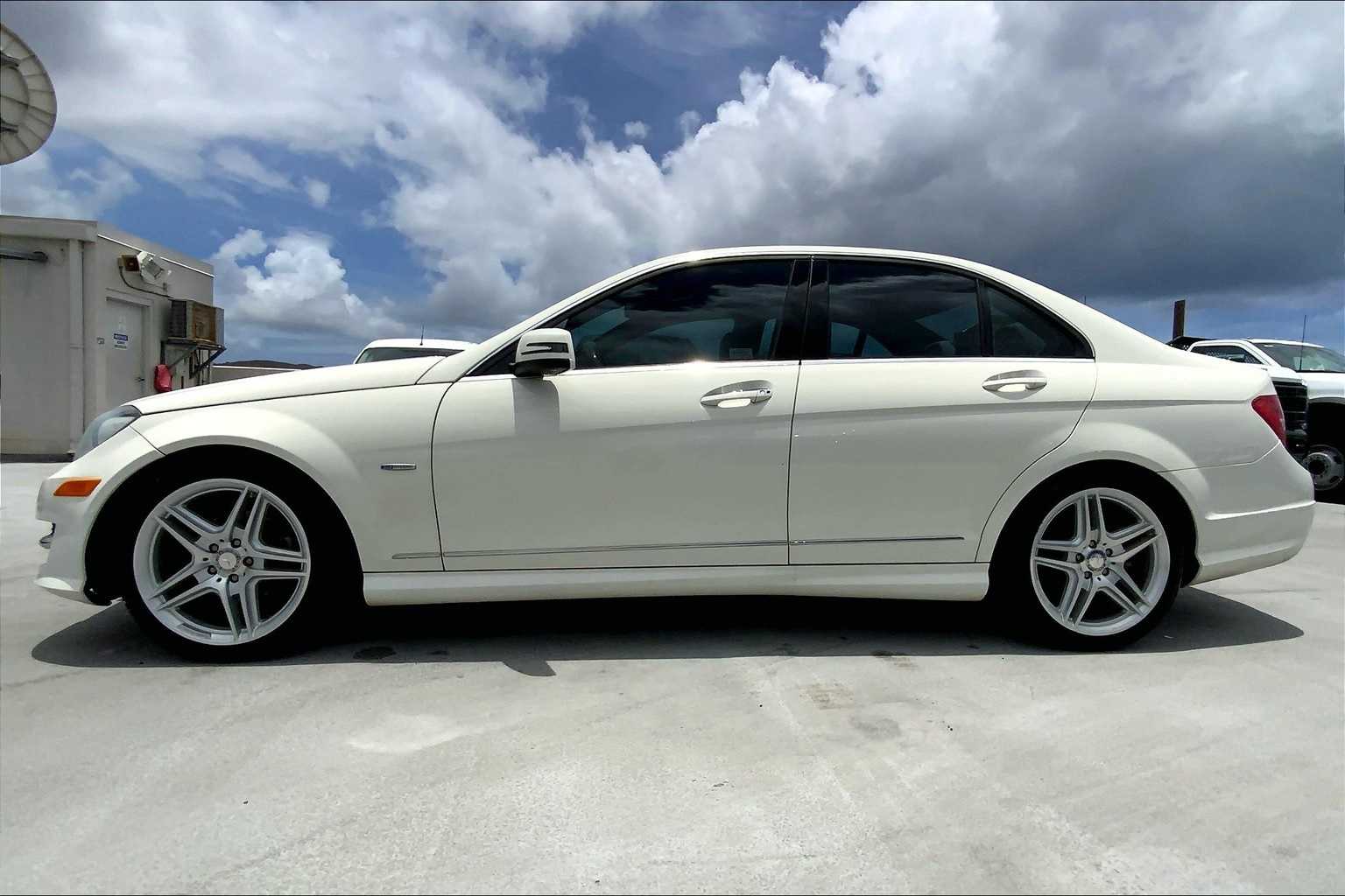 Thumbnail: 2012 Mercedes-Benz C-Class - 3