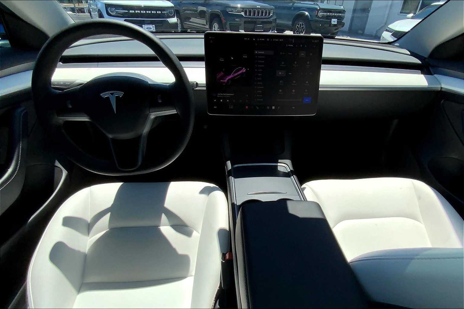 Thumbnail: 2023 Tesla Model 3 - 10
