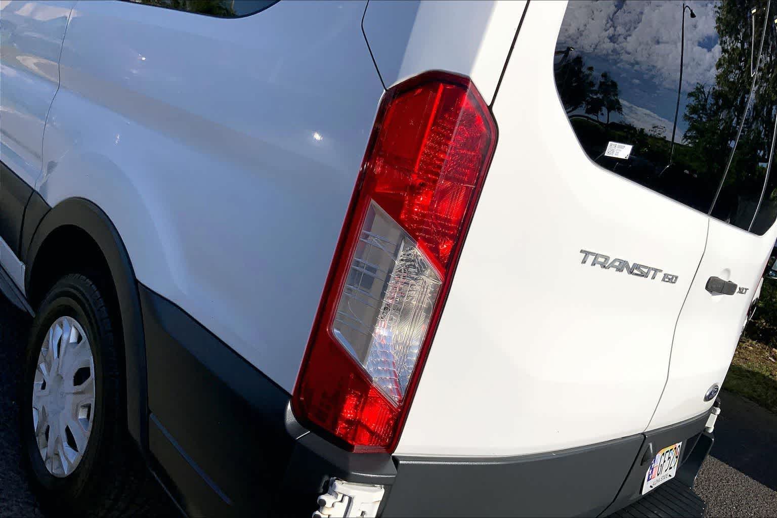 Thumbnail: 2015 Ford Transit Series - 32