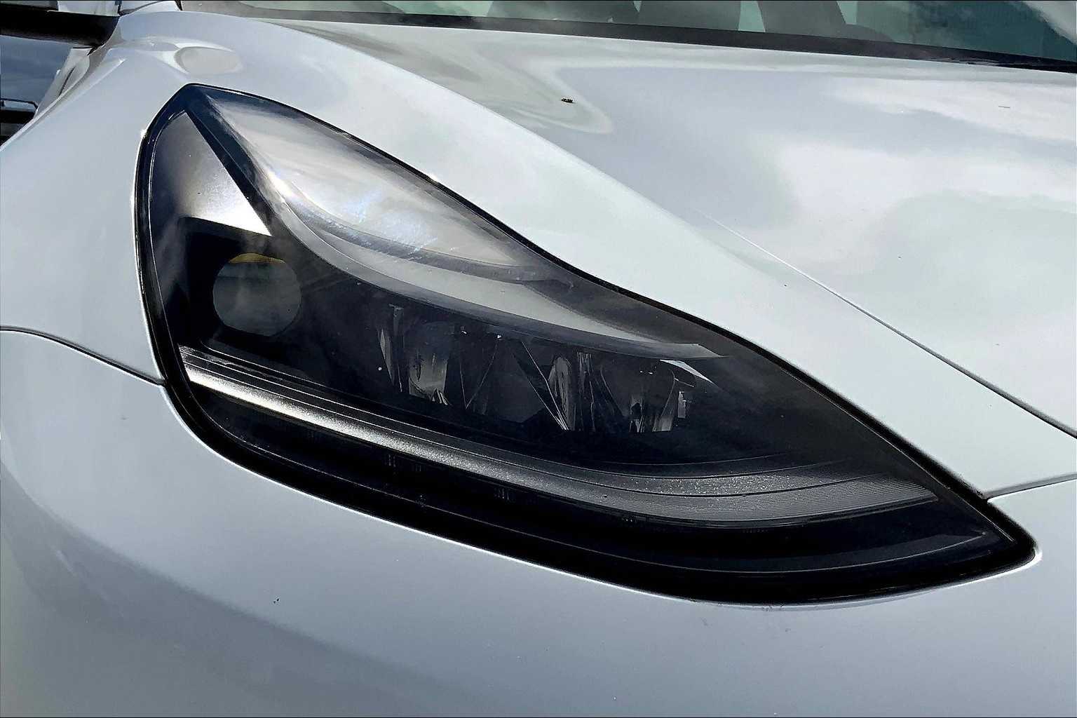 Thumbnail: 2022 Tesla Model 3 - 31