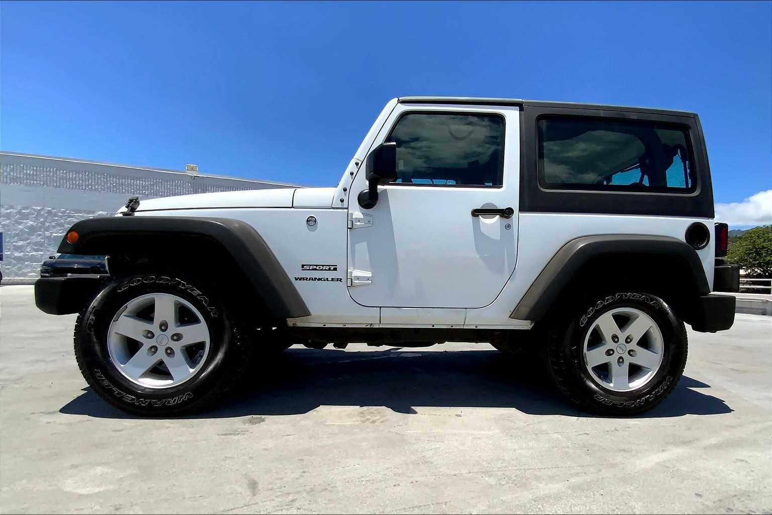 Thumbnail: 2017 Jeep Wrangler - 3