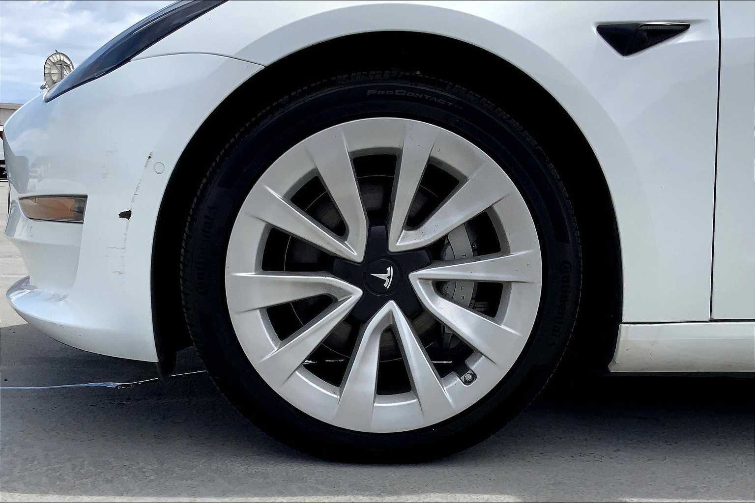 Thumbnail: 2022 Tesla Model 3 - 8
