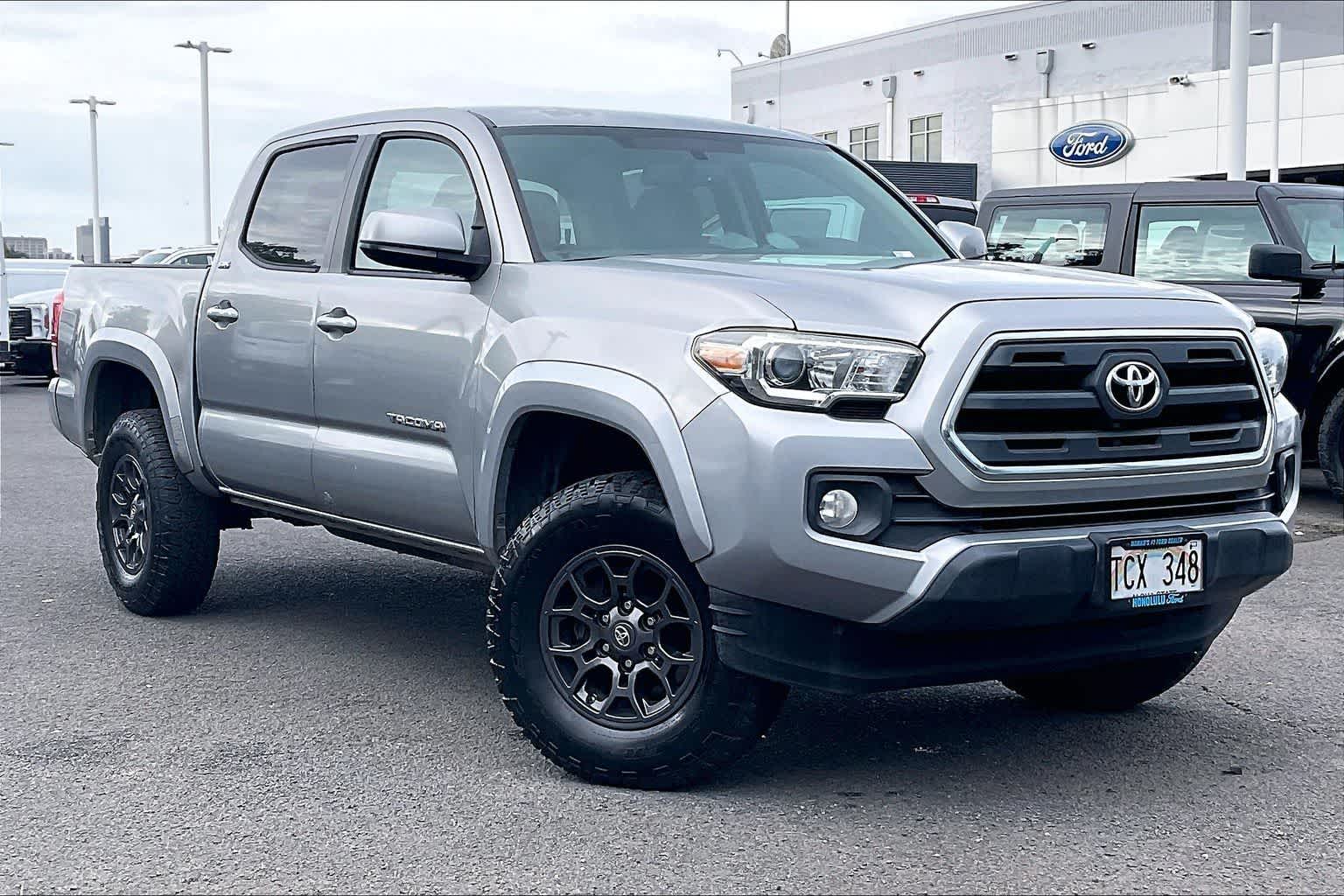 Thumbnail: 2017 Toyota Tacoma - 21