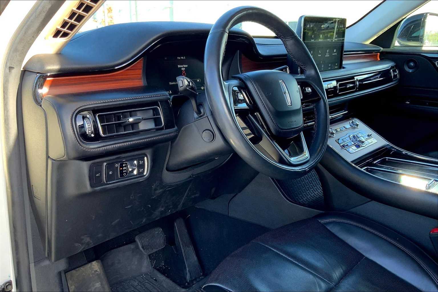 2022 Lincoln Aviator Reserve photo 2