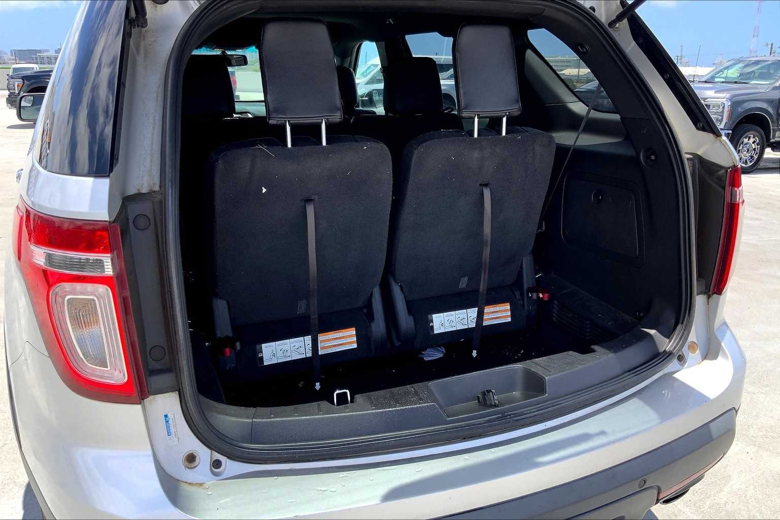 Thumbnail: 2015 Ford Explorer - 18