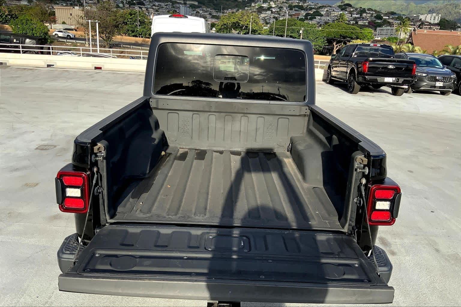 Thumbnail: 2021 Jeep Gladiator - 18