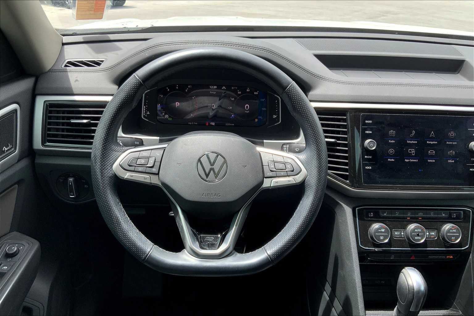 Thumbnail: 2022 Volkswagen Atlas - 14