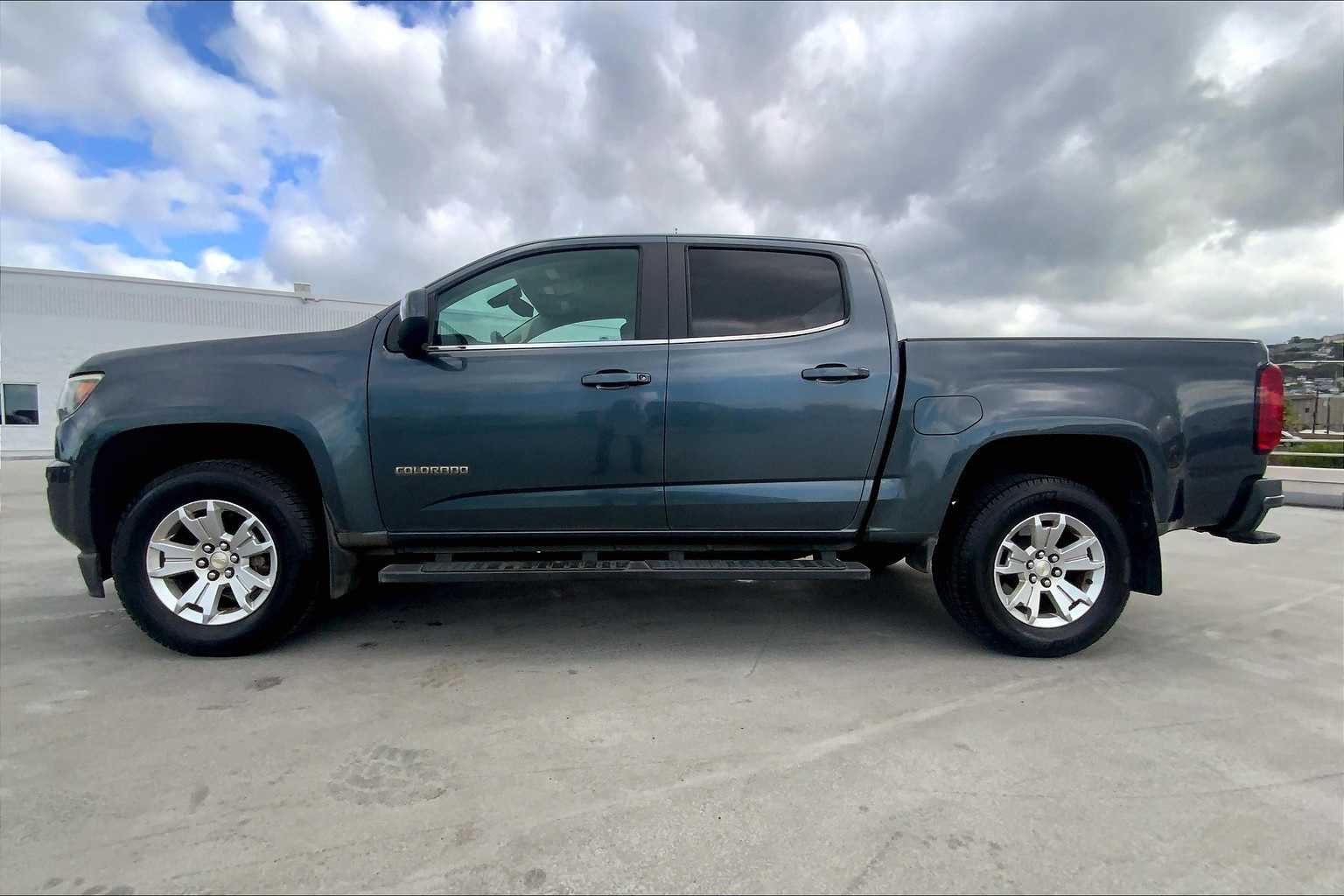 Thumbnail: 2015 Chevrolet Colorado - 3