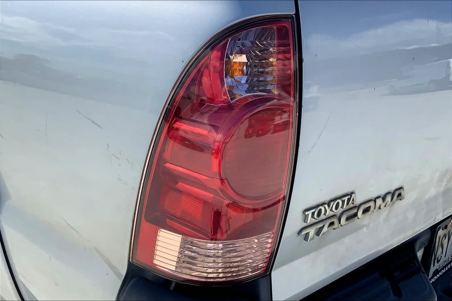 Thumbnail: 2005 Toyota Tacoma - 32