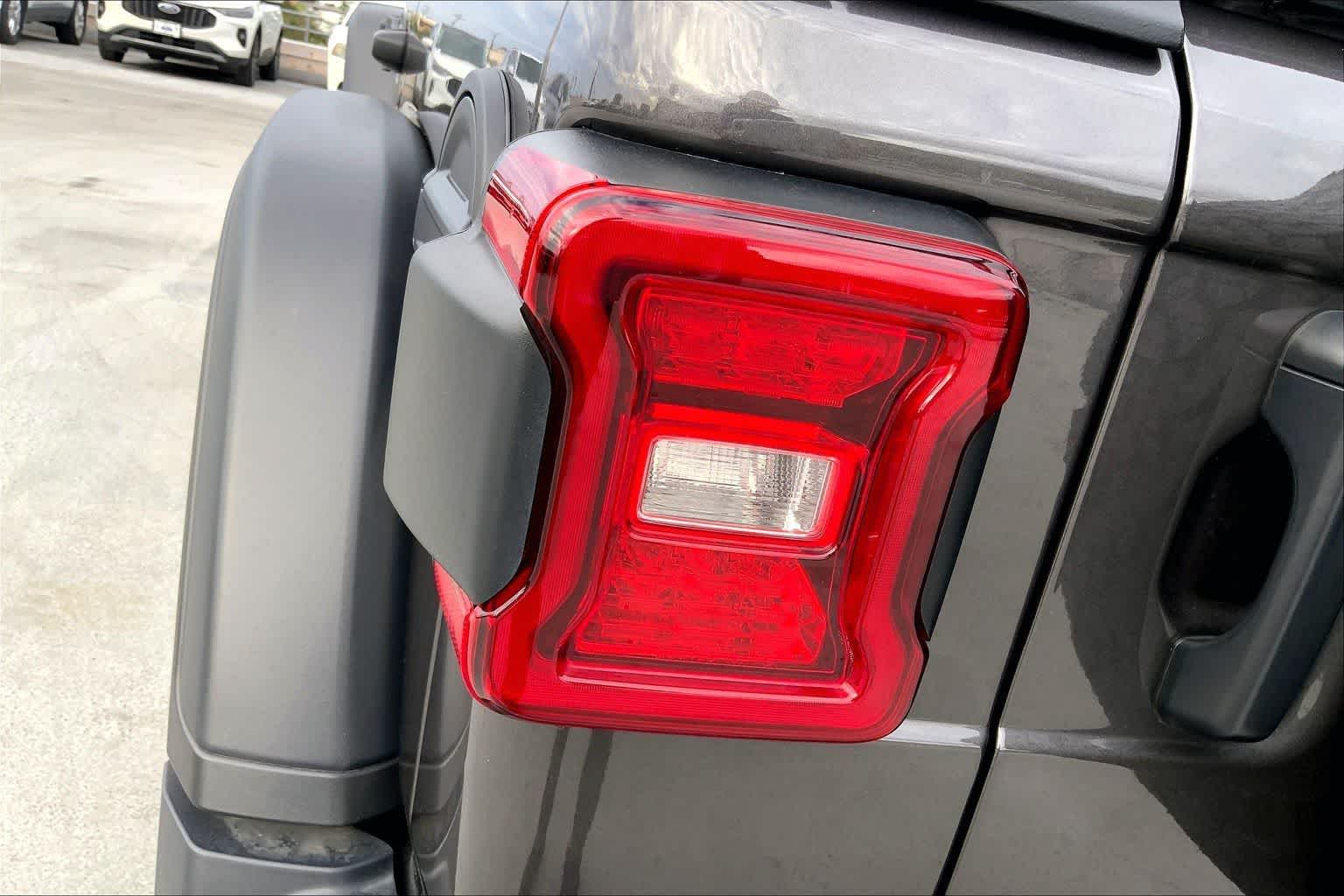 Thumbnail: 2024 Jeep Wrangler - 32