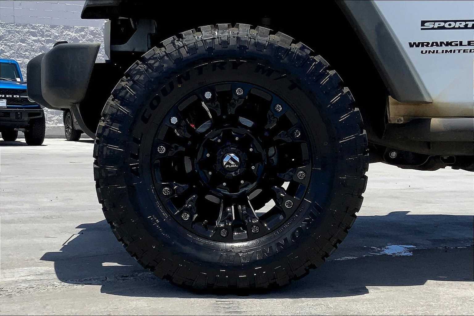 Thumbnail: 2016 Jeep Wrangler - 8