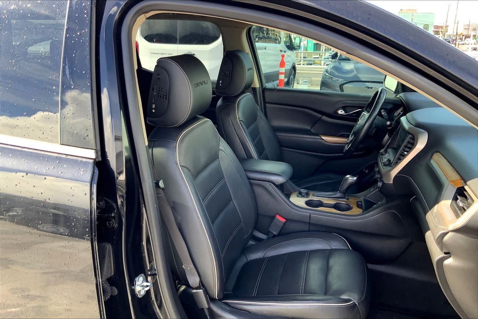 Thumbnail: 2017 GMC Acadia - 13