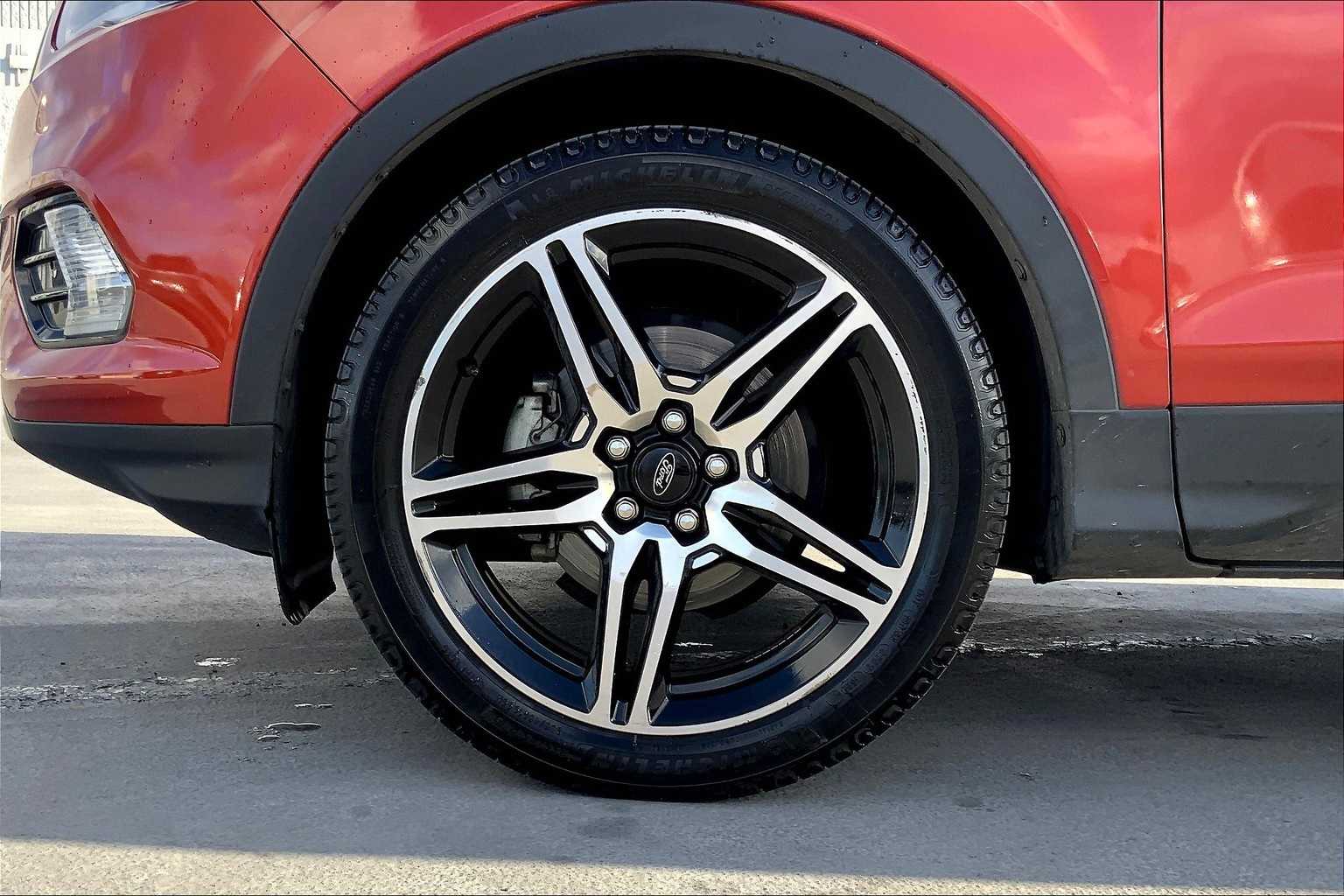 Thumbnail: 2019 Ford Escape - 8