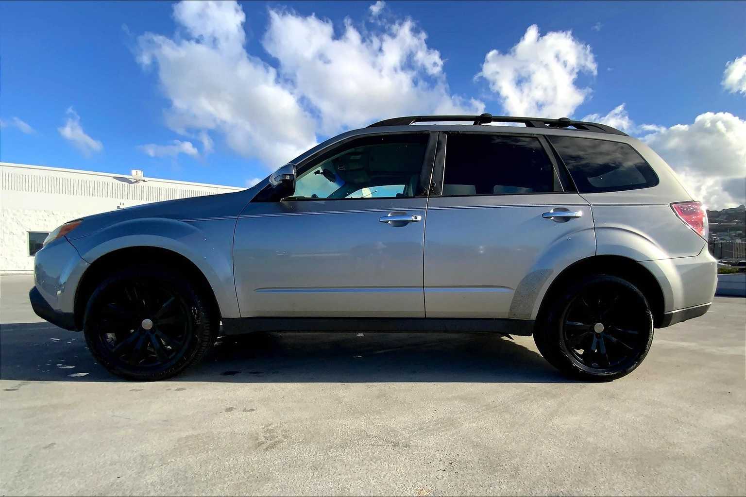 2011 Subaru Forester 2.5X Touring photo 3